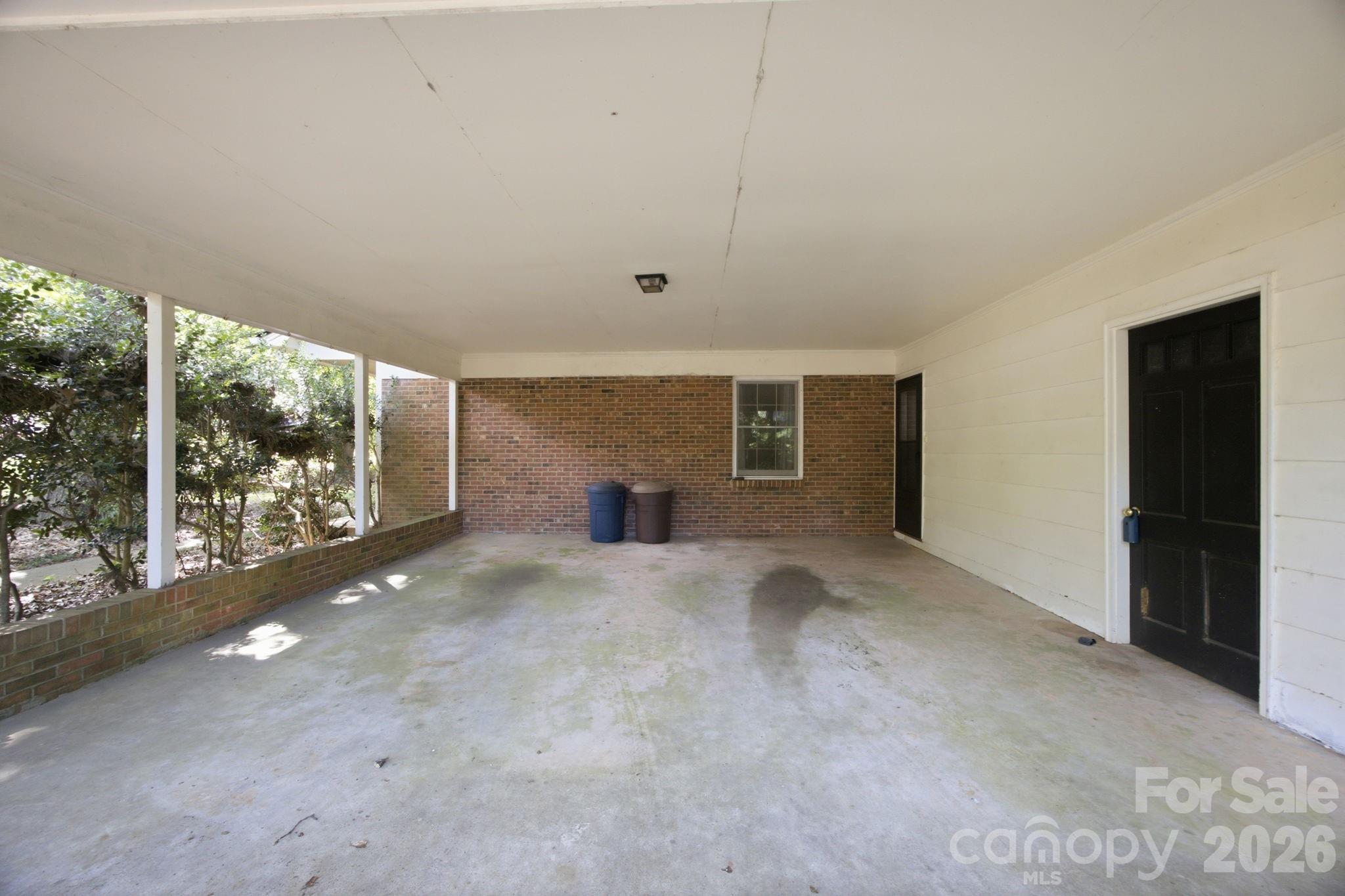 8801 Holiday Drive — Charlotte