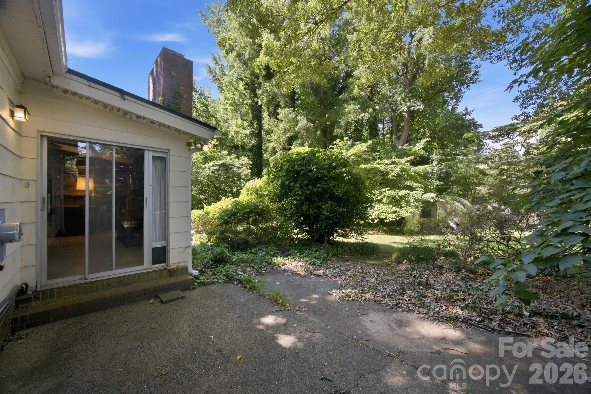 8801 Holiday Drive — Charlotte