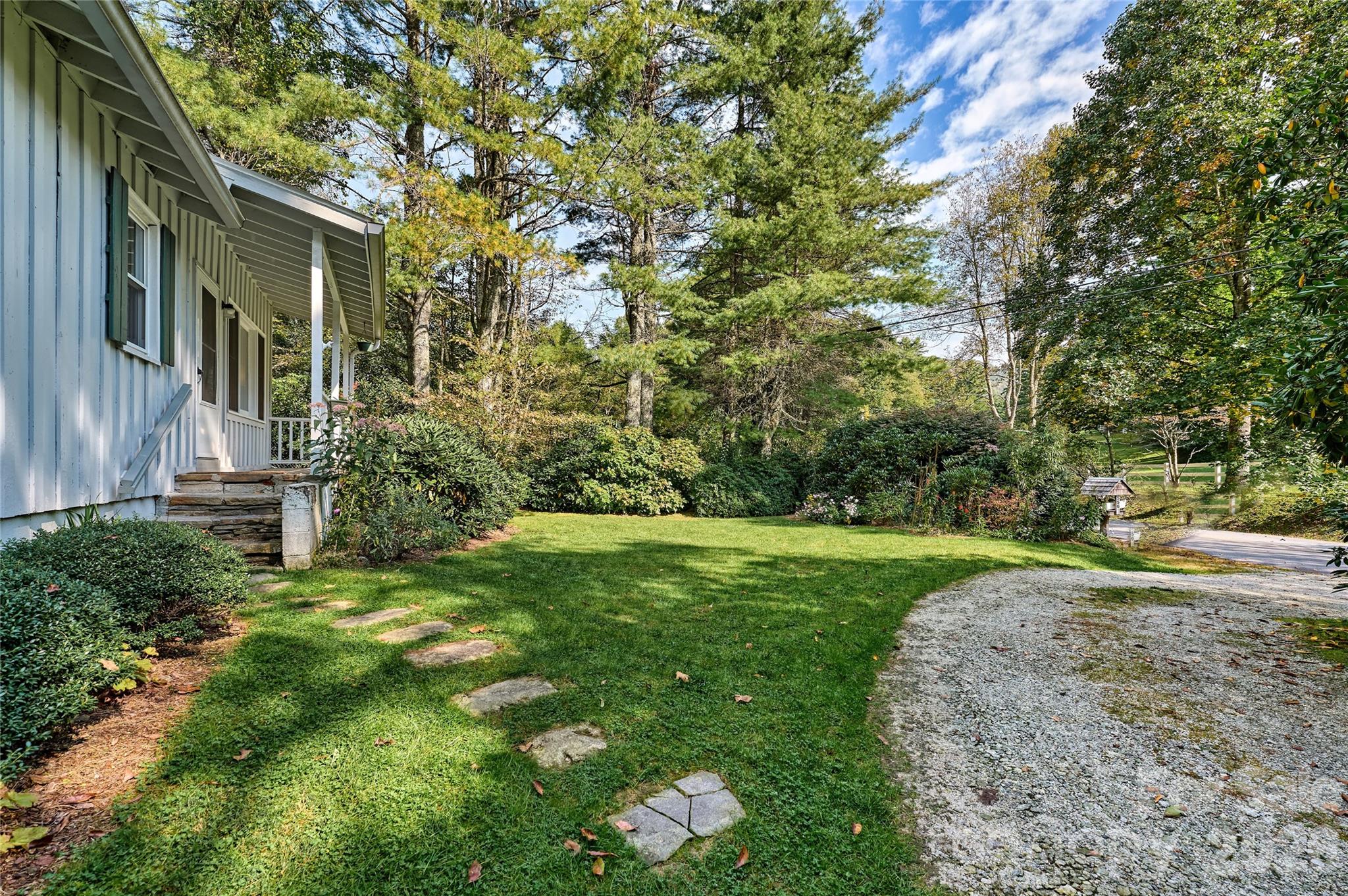 556 Shortoff Road — Highlands
