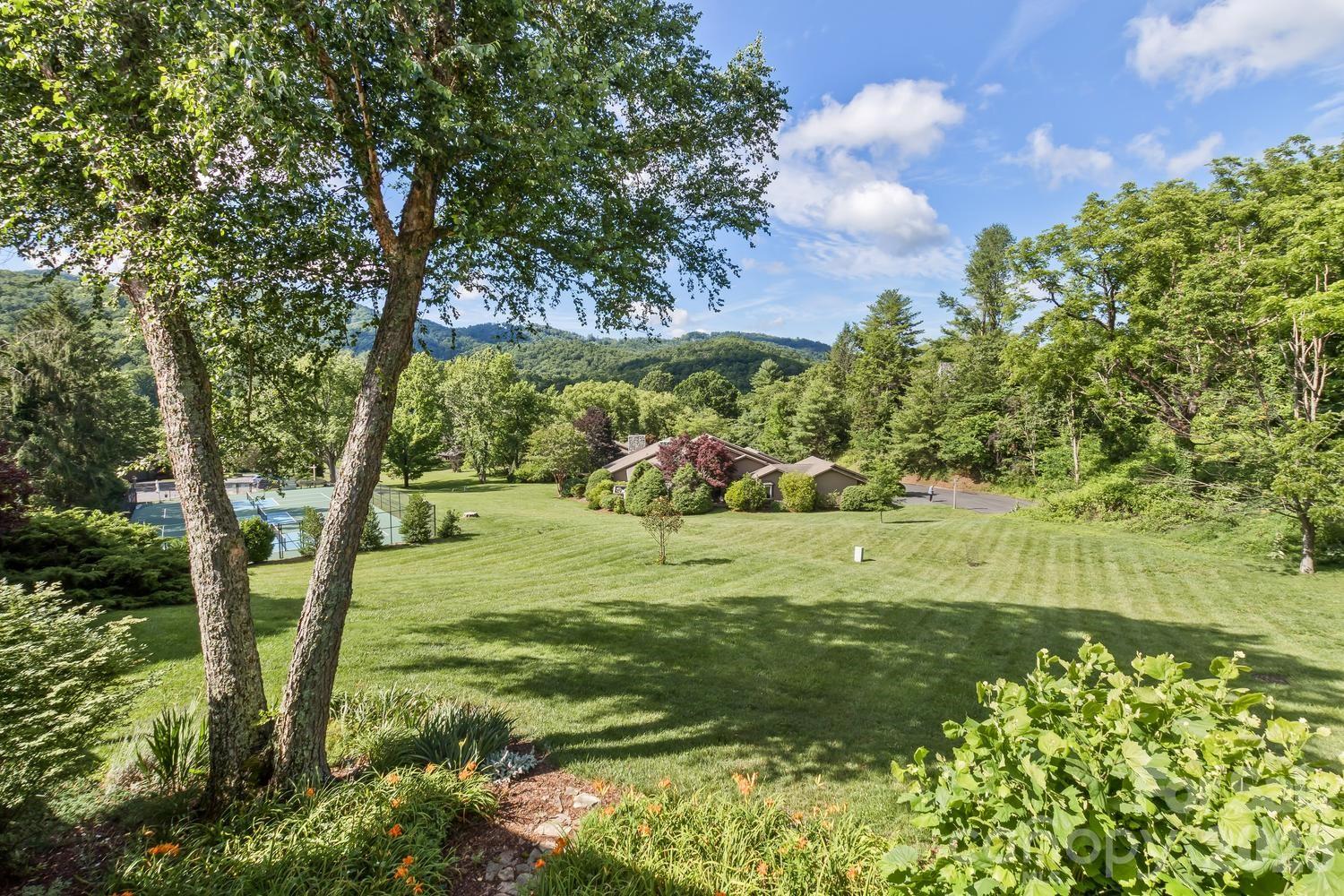 9 Ridge Terrace — Asheville