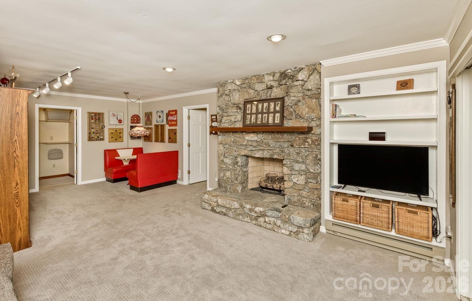 9 Ridge Terrace — Asheville