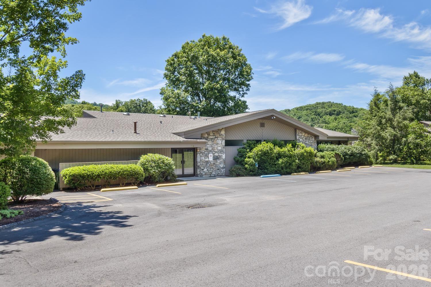 9 Ridge Terrace — Asheville