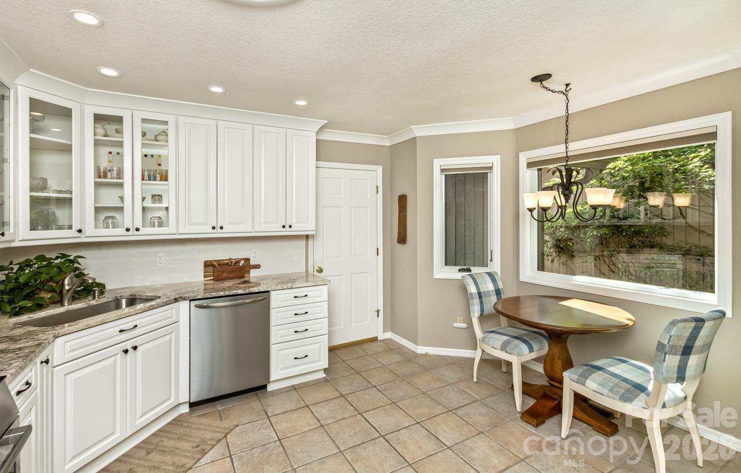 9 Ridge Terrace — Asheville