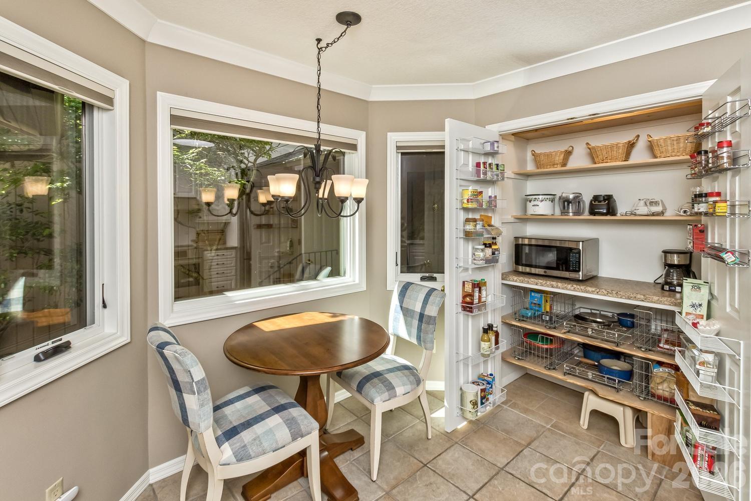 9 Ridge Terrace — Asheville