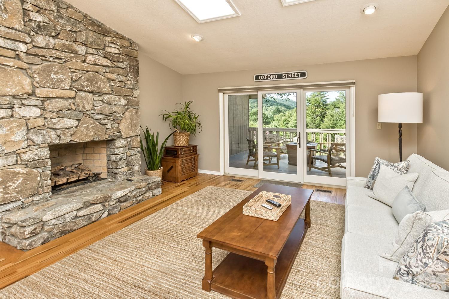 9 Ridge Terrace — Asheville
