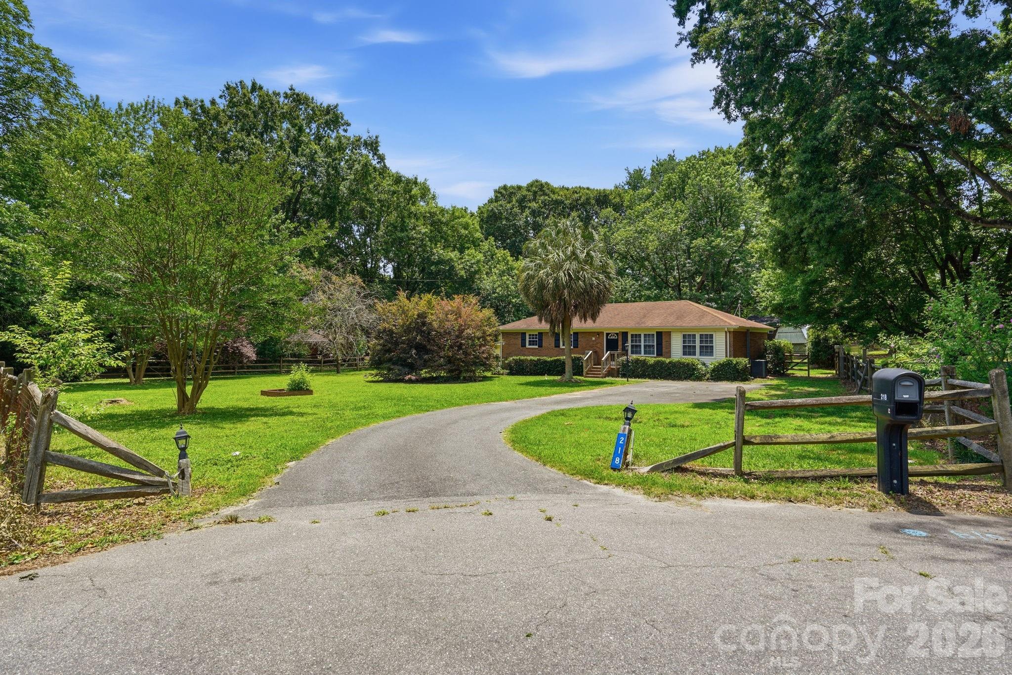 218 Drye Lane — Matthews