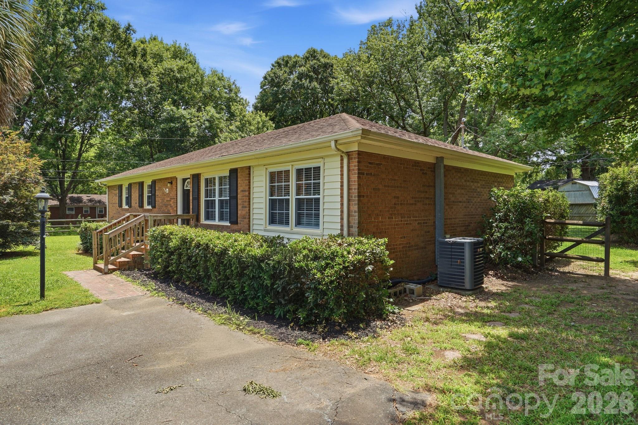 218 Drye Lane — Matthews