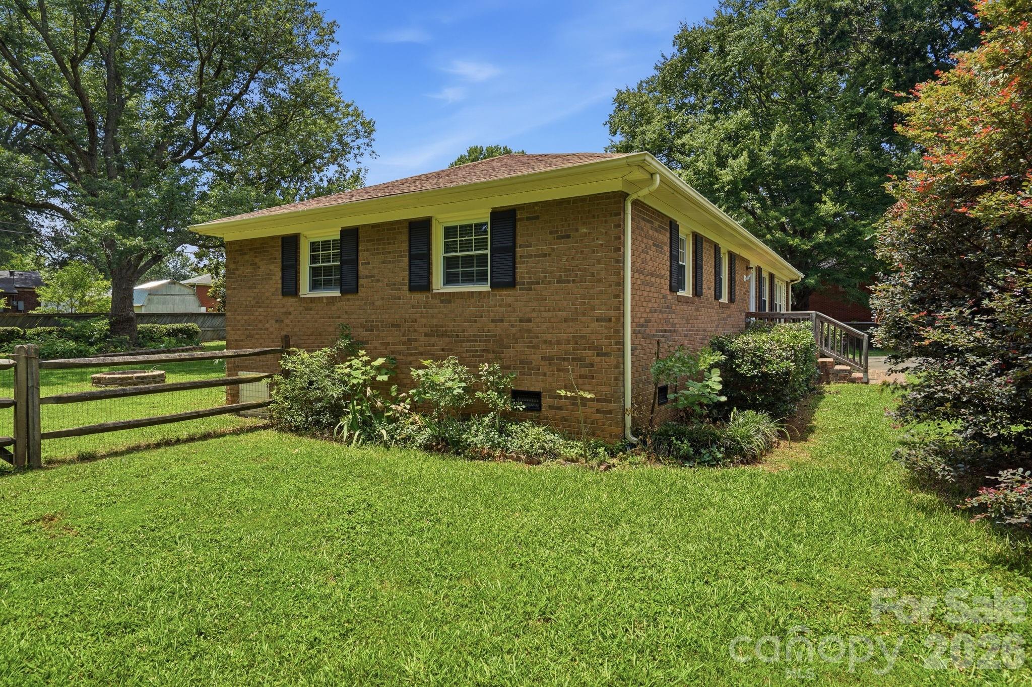 218 Drye Lane — Matthews