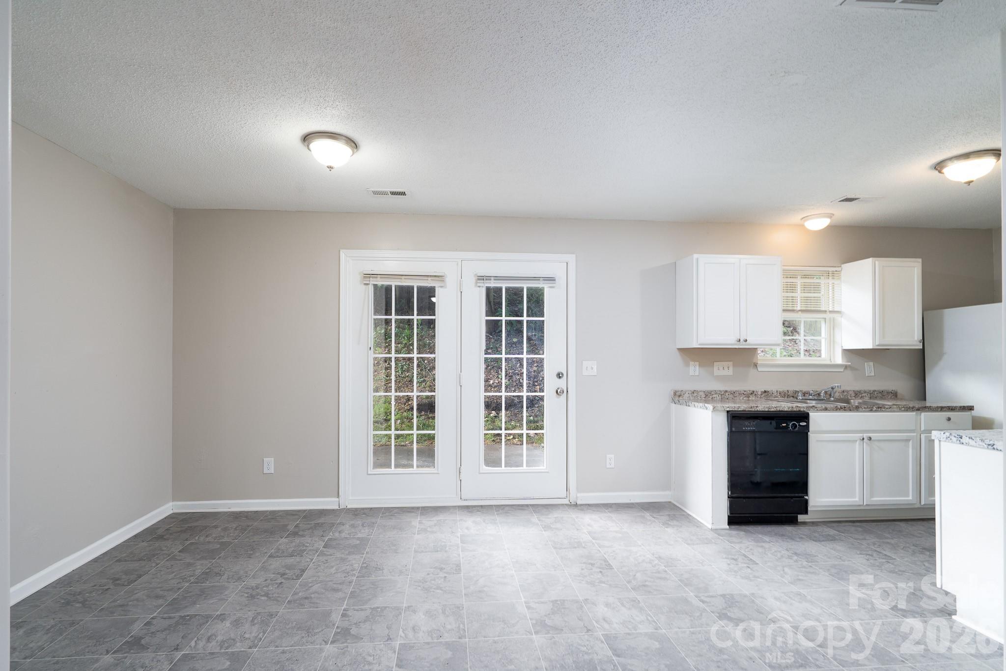 8016 Bronze Pike Drive — Charlotte