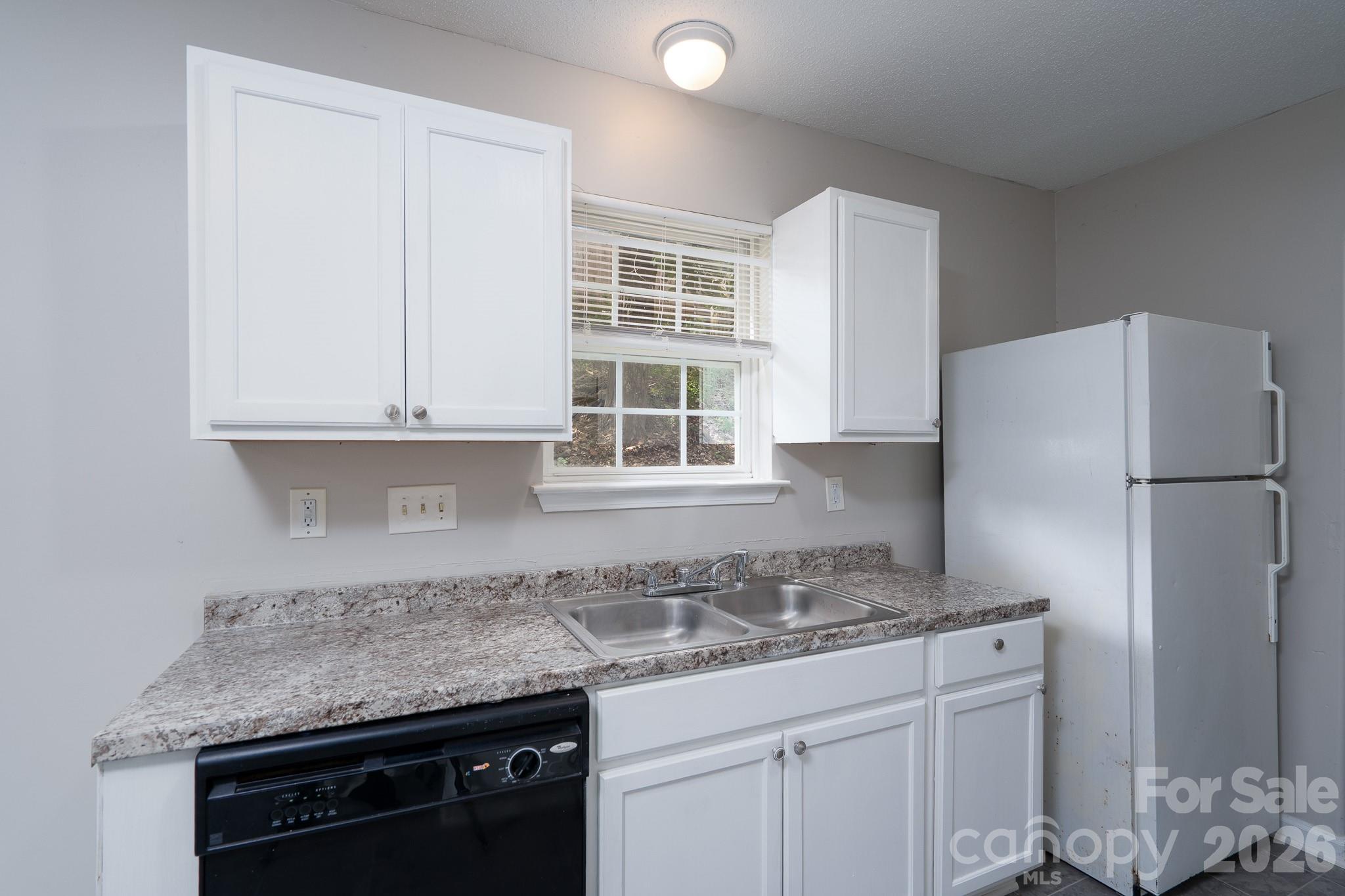 8016 Bronze Pike Drive — Charlotte