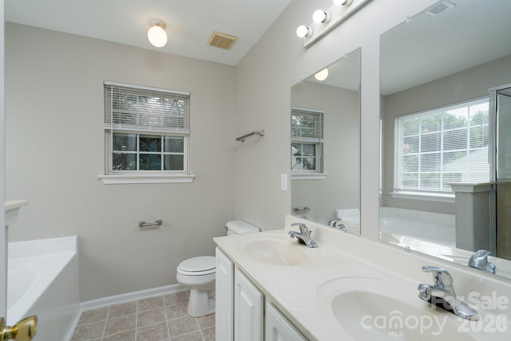 8016 Bronze Pike Drive — Charlotte
