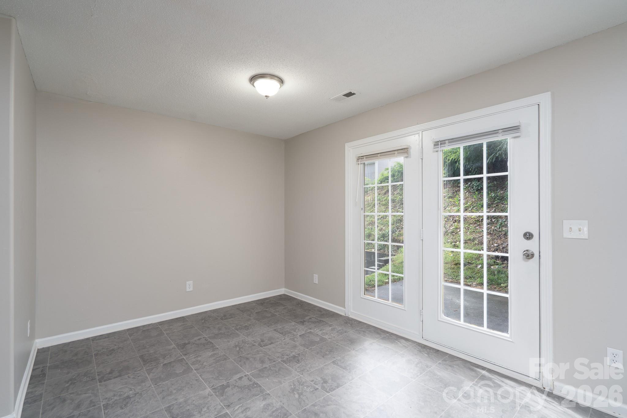 8016 Bronze Pike Drive — Charlotte