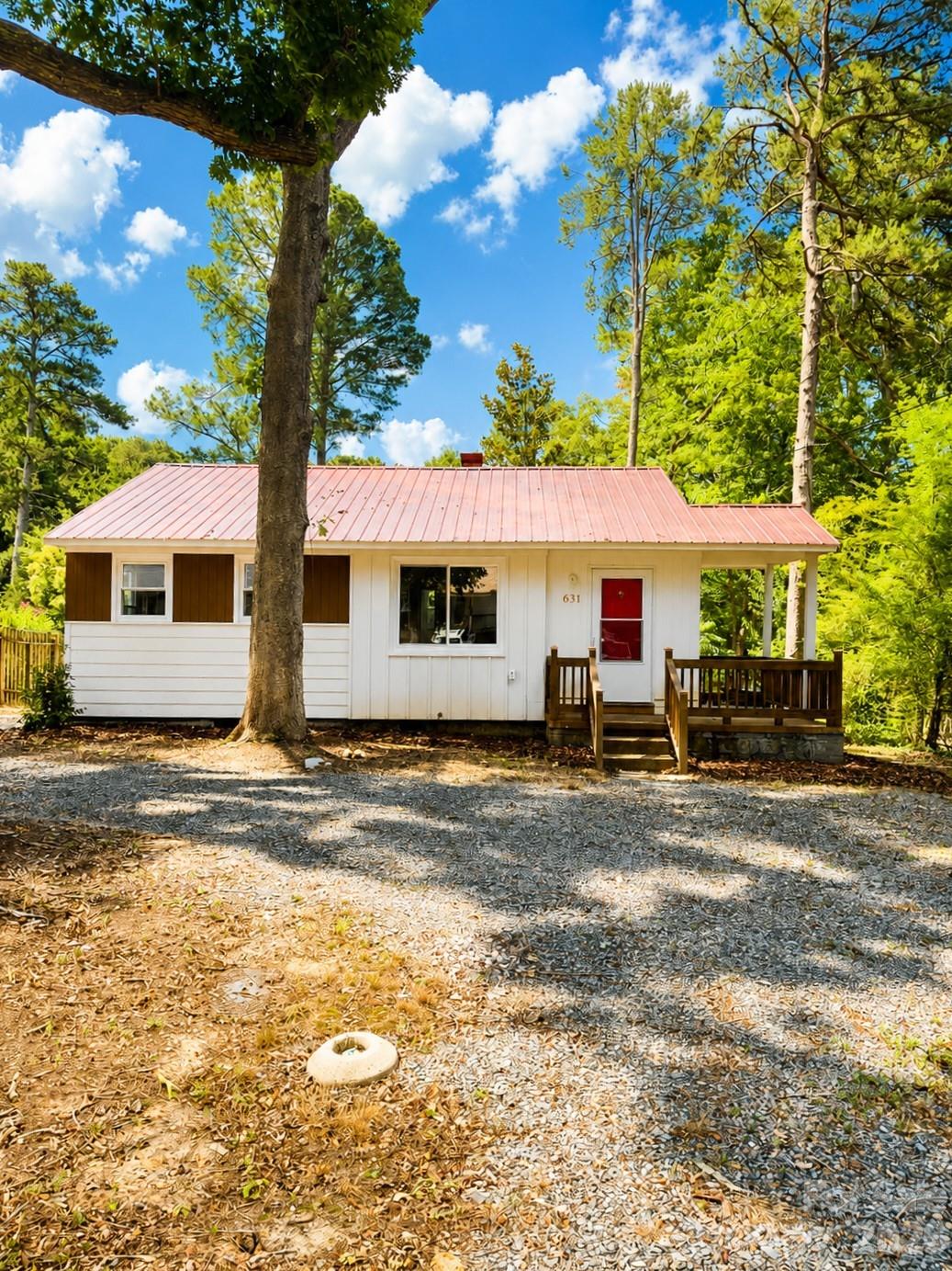631 Forest Drive — Robbins