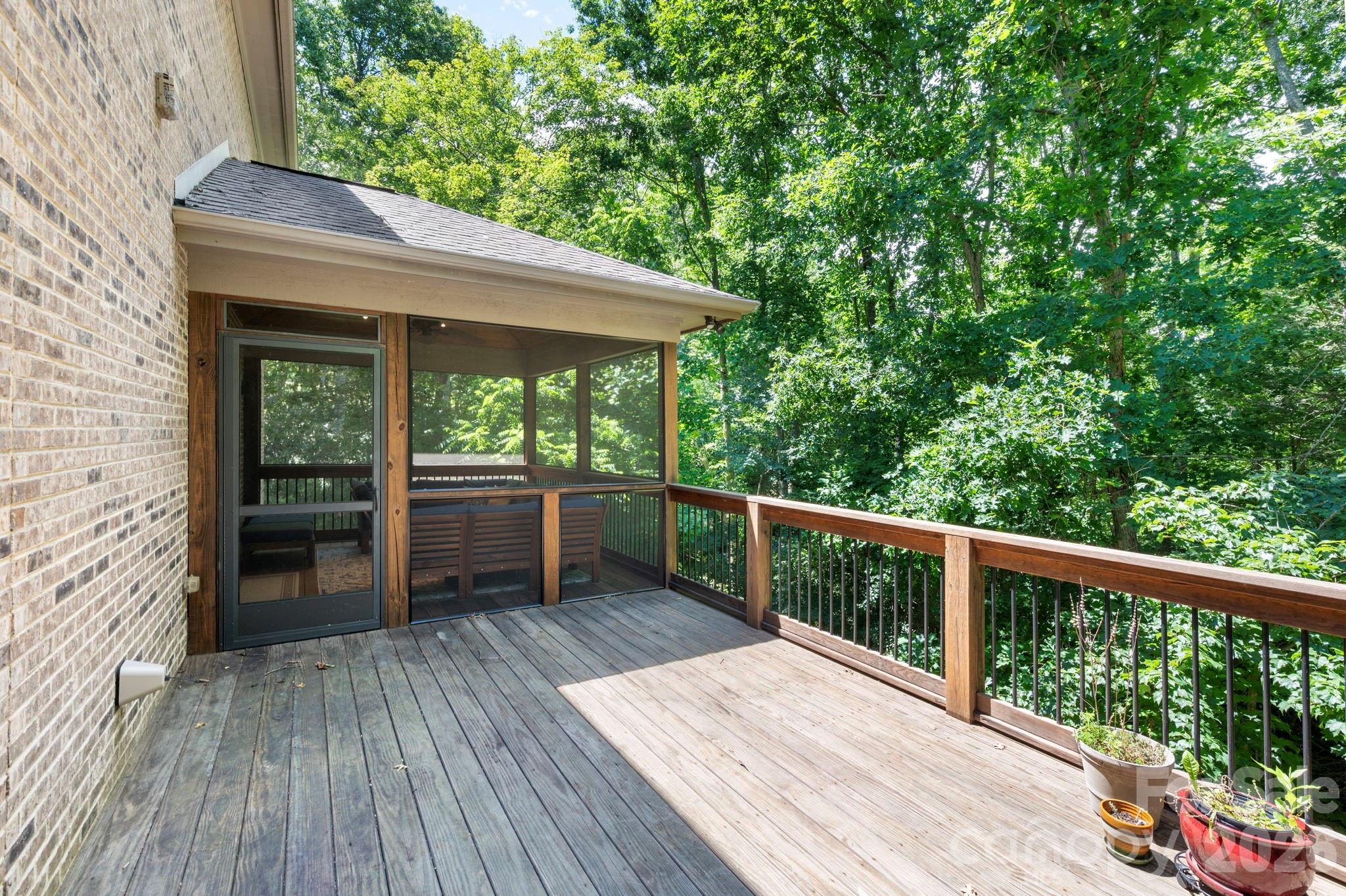 25 Whitaker View Road — Fairview