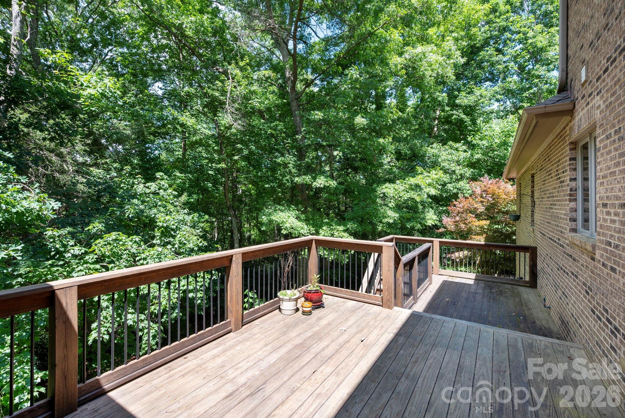 25 Whitaker View Road — Fairview