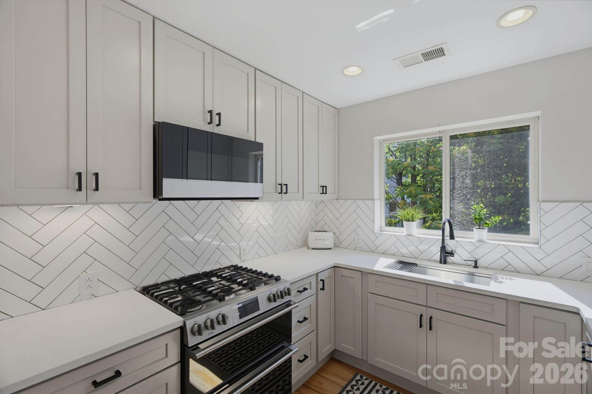 420 Queens Road #10 — Charlotte