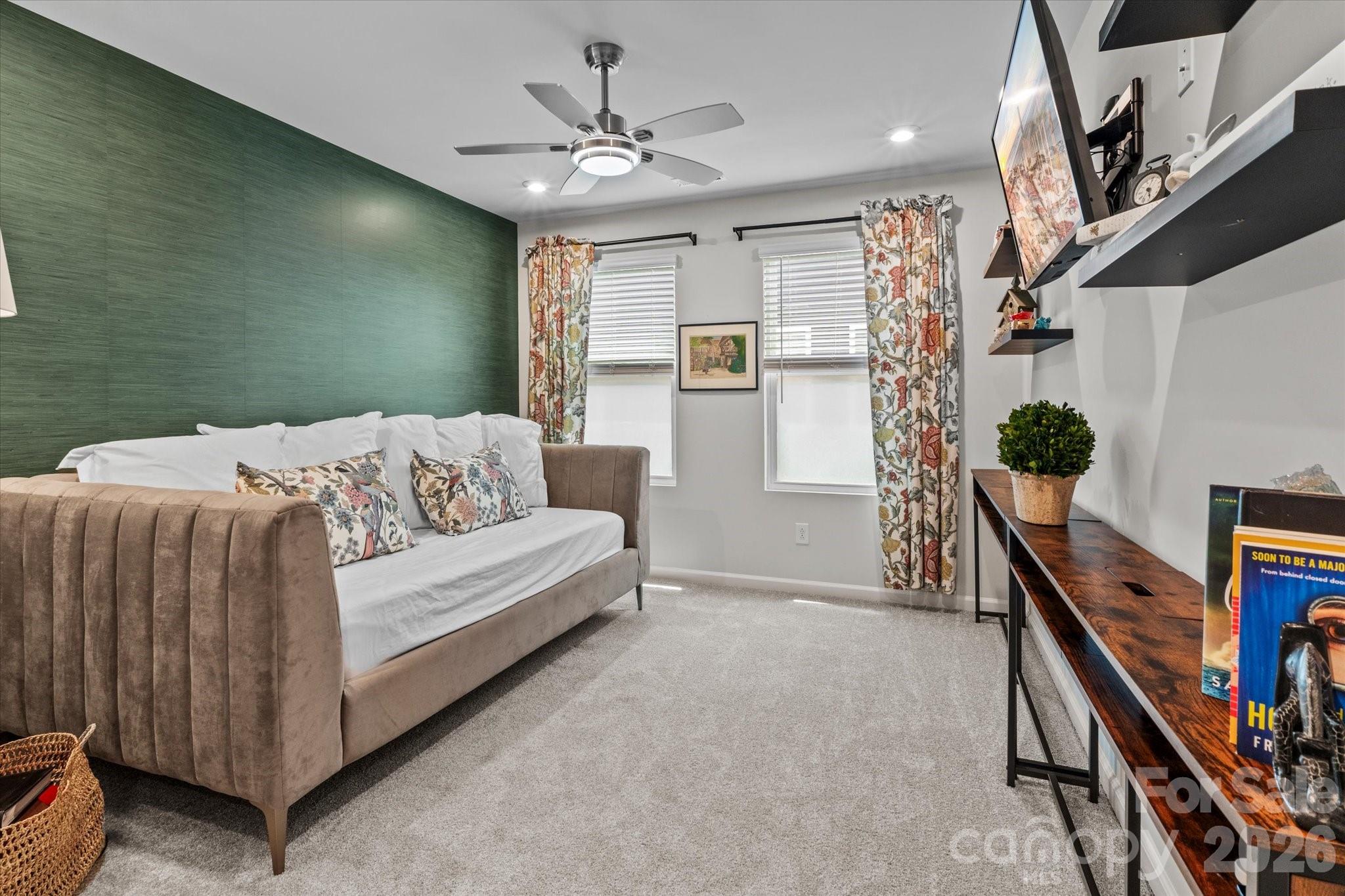8122 Downy Oak Lane — Charlotte