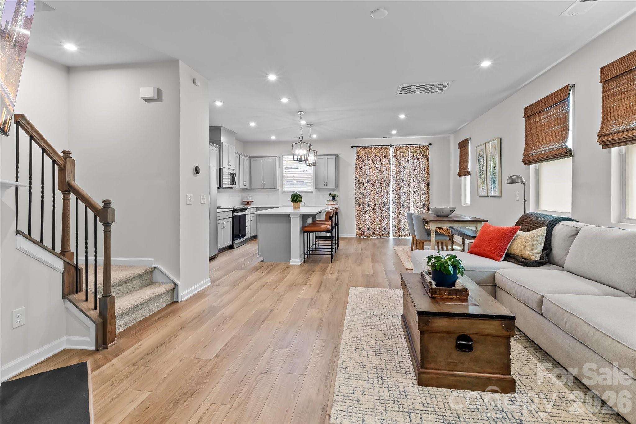 8122 Downy Oak Lane — Charlotte