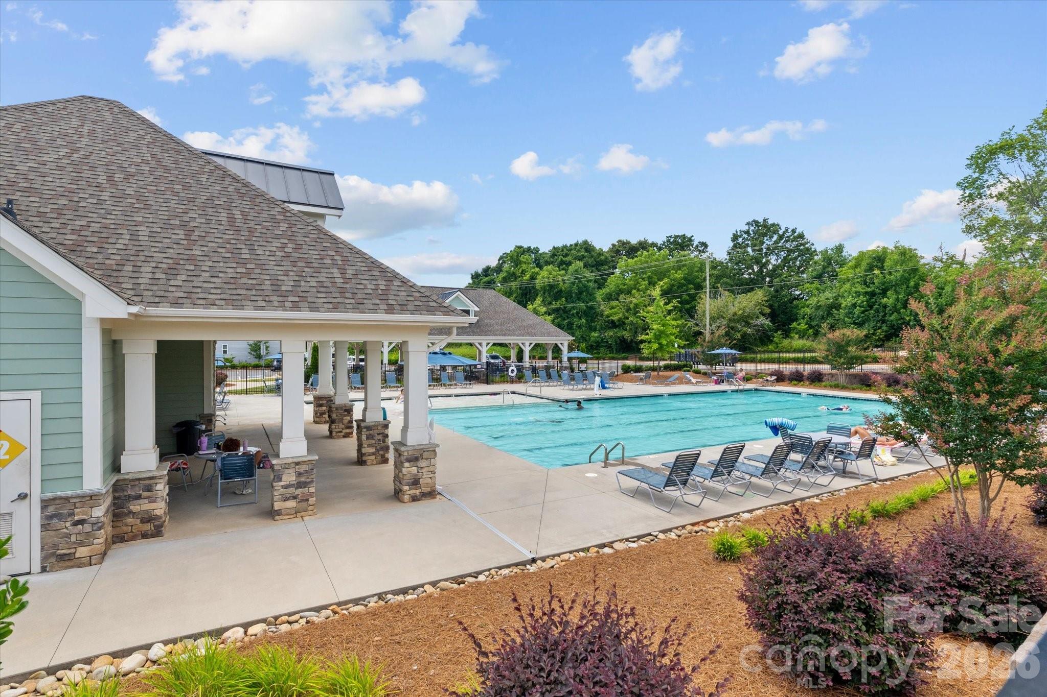 8122 Downy Oak Lane — Charlotte