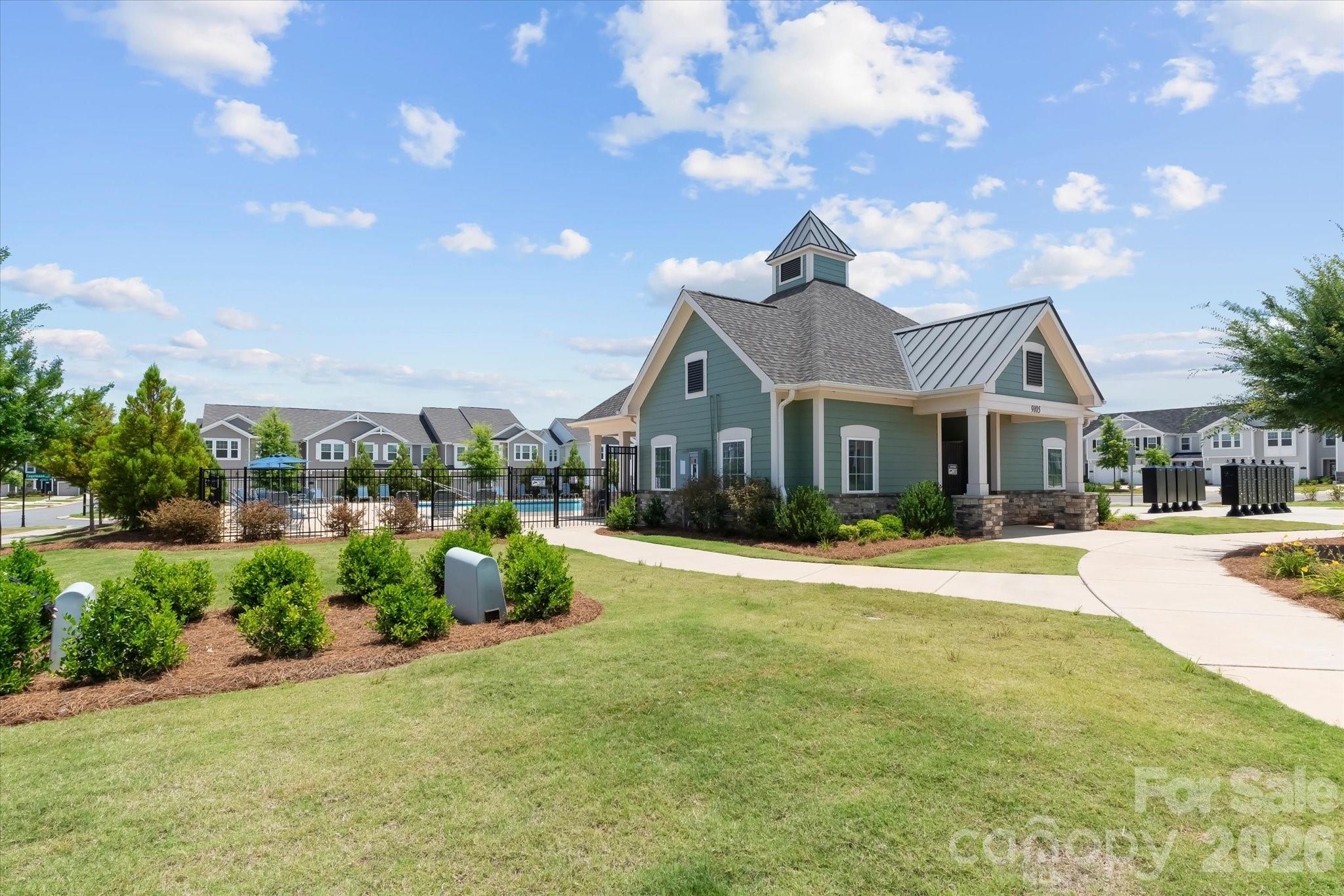 8122 Downy Oak Lane — Charlotte