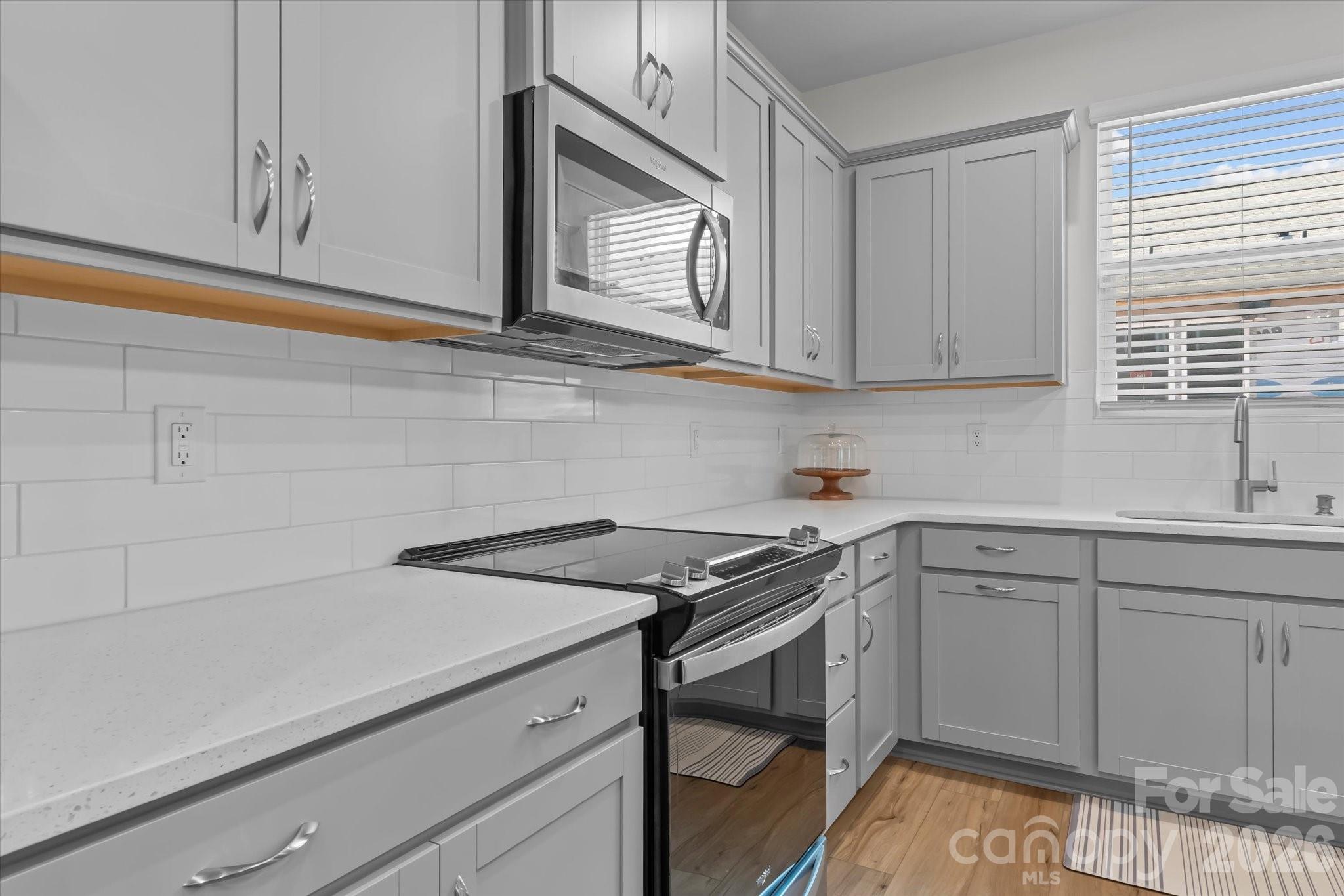 8122 Downy Oak Lane — Charlotte