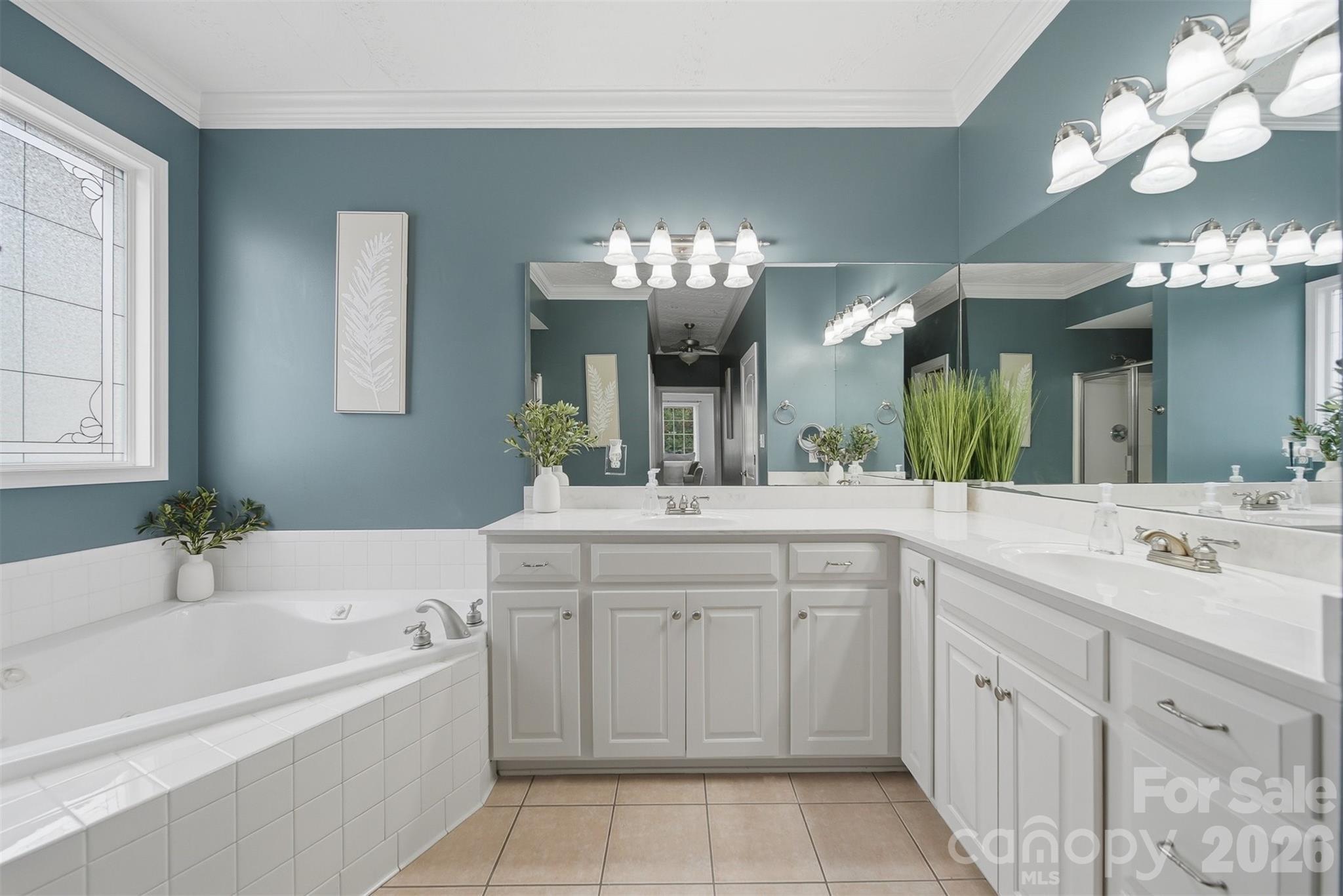 1710 30th Avenue Drive NE — Hickory