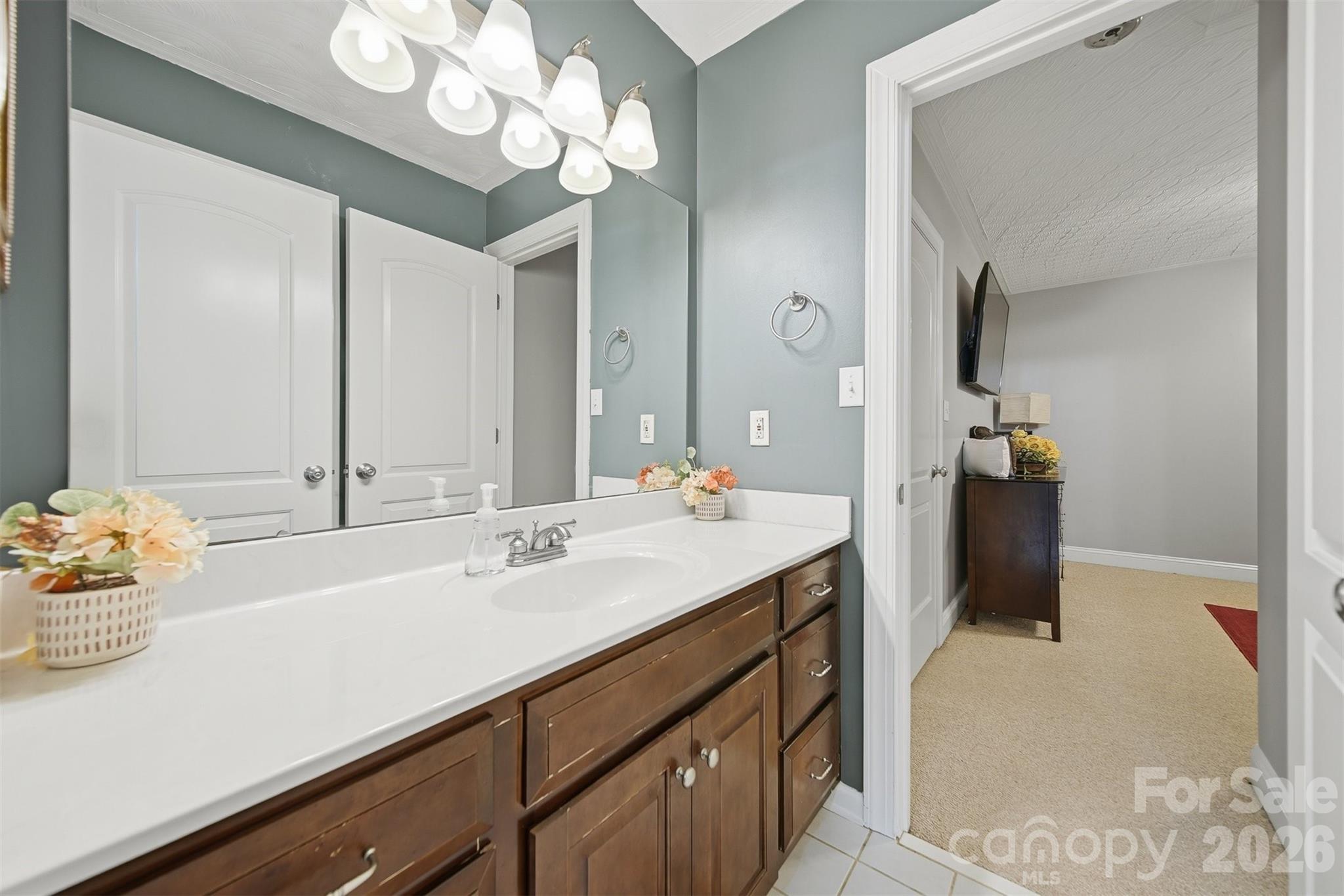 1710 30th Avenue Drive NE — Hickory