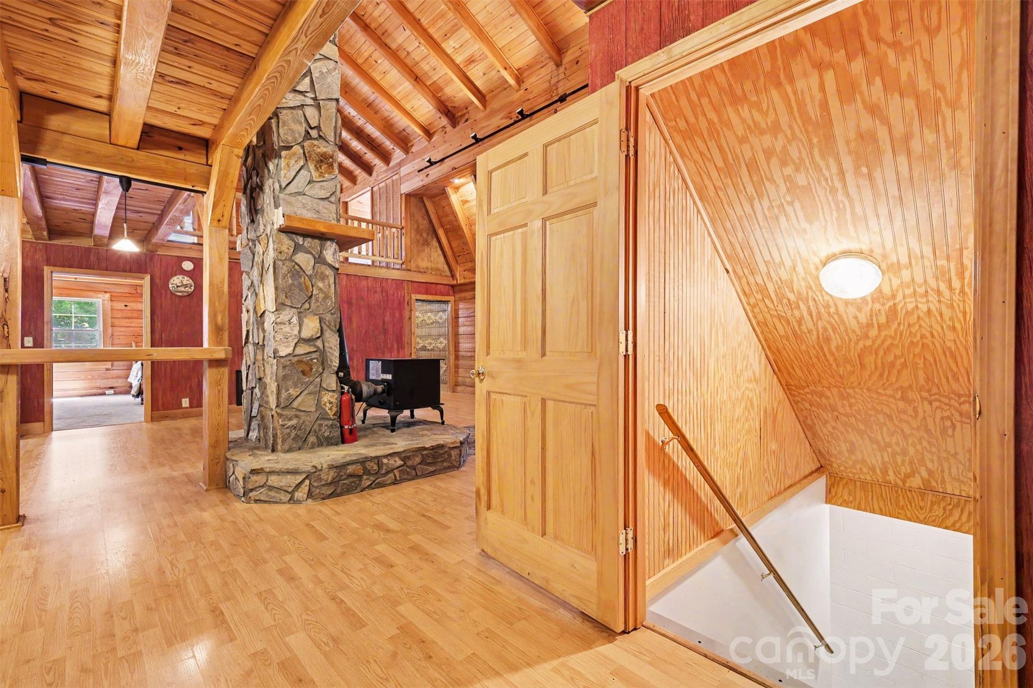6328 Four Knights Lane — Clover