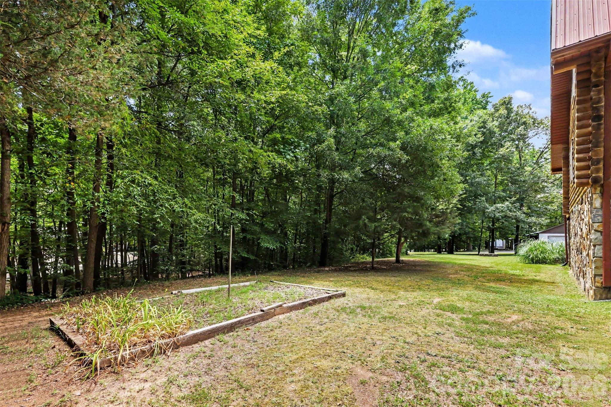 6328 Four Knights Lane — Clover