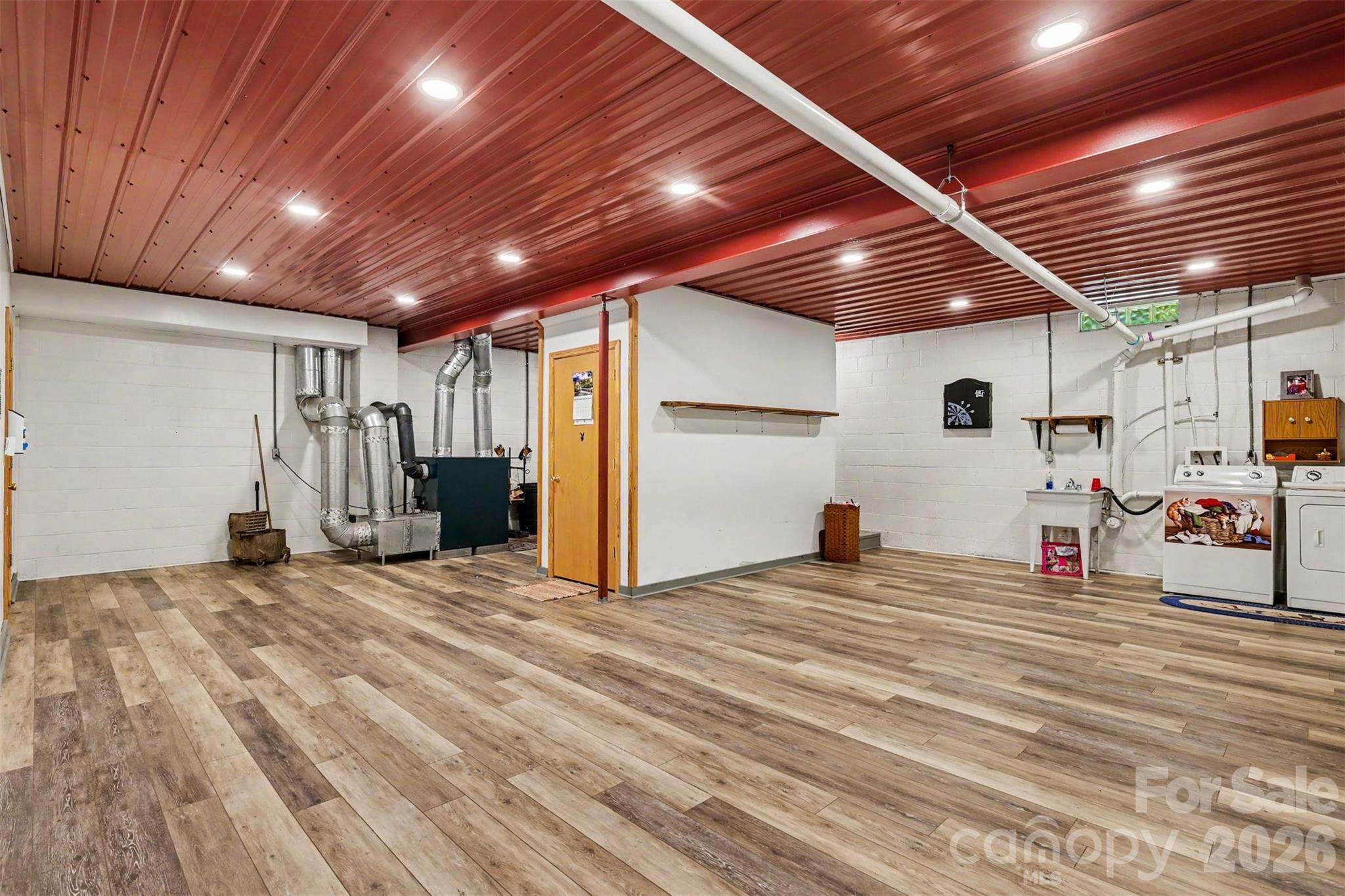 6328 Four Knights Lane — Clover