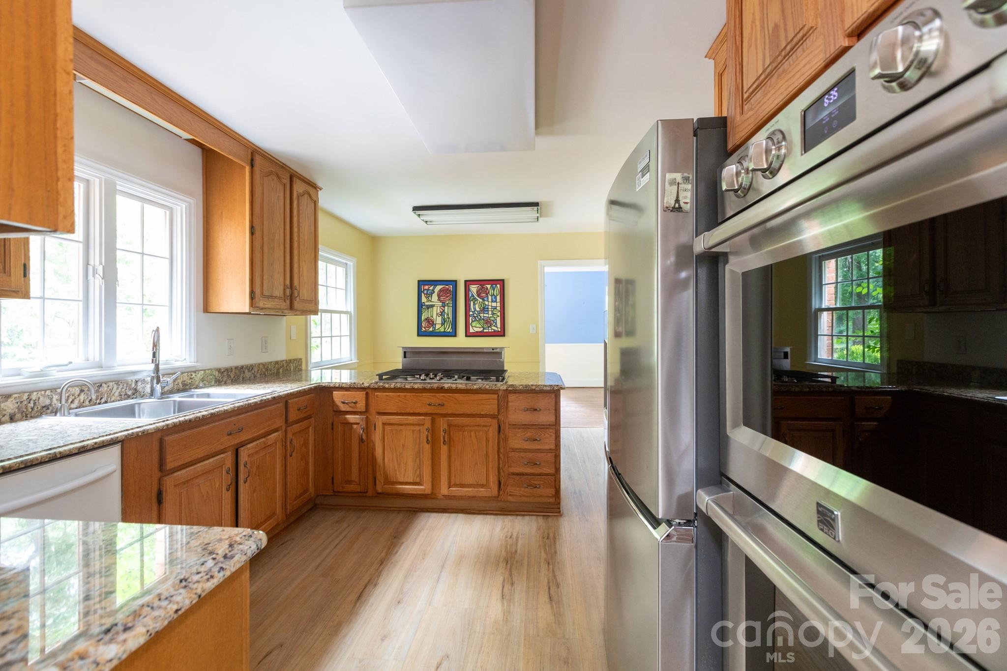 5511 Robinhood Road — Charlotte