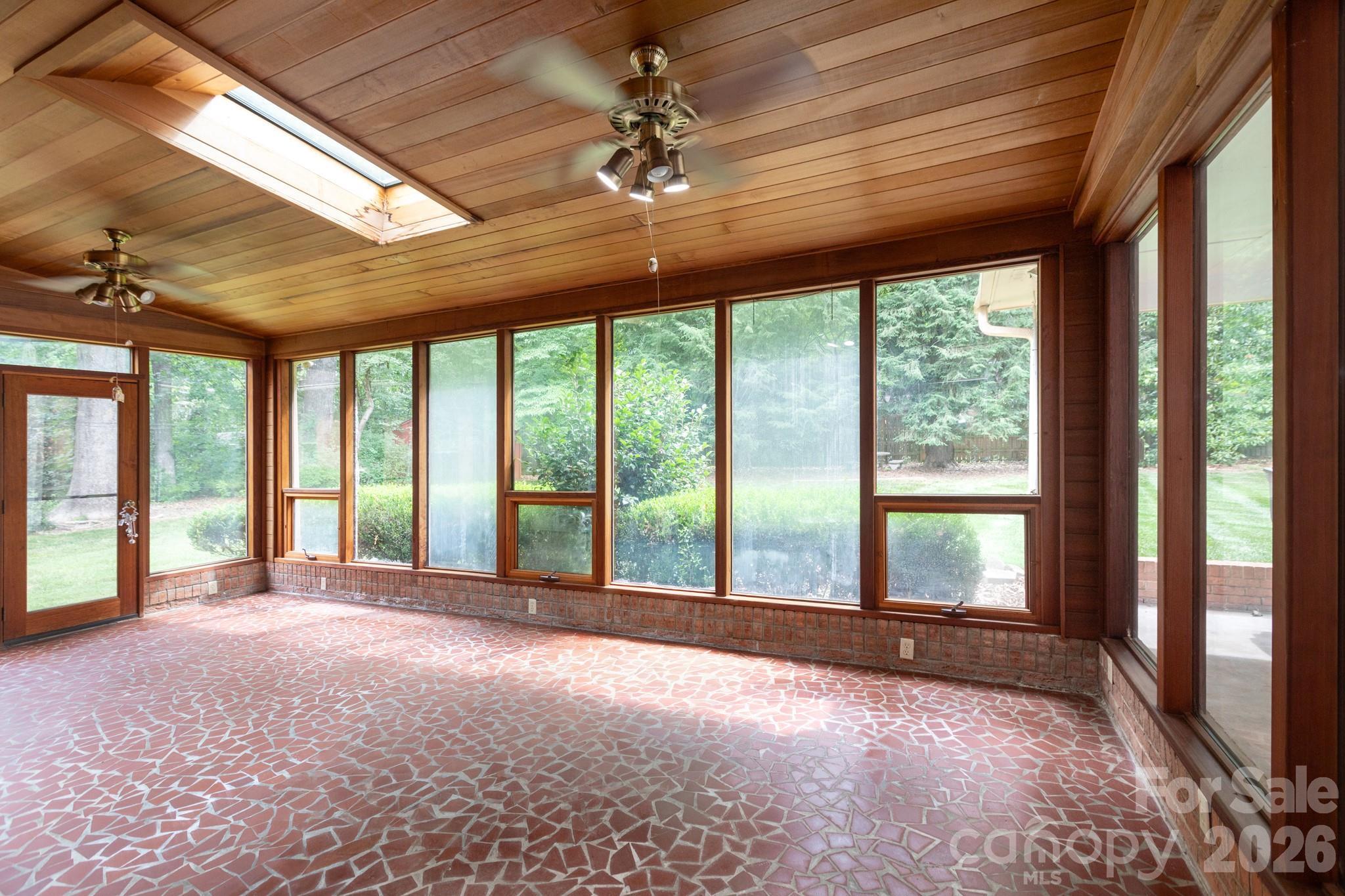 5511 Robinhood Road — Charlotte