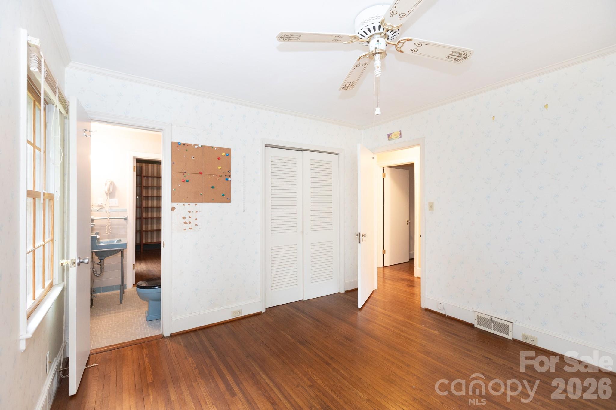5511 Robinhood Road — Charlotte