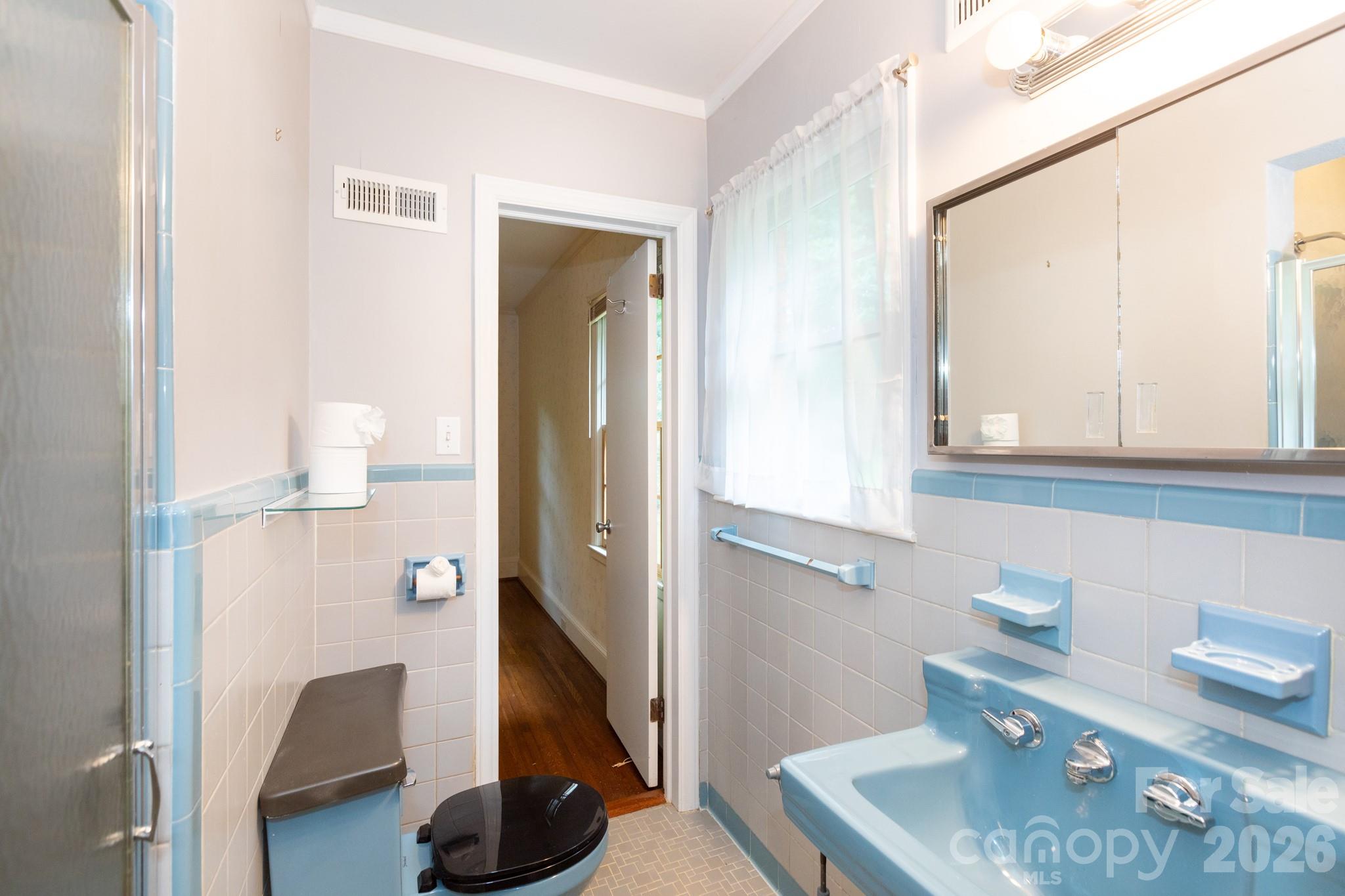 5511 Robinhood Road — Charlotte