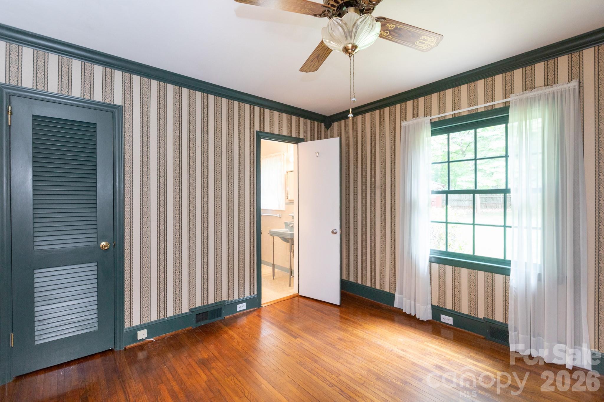 5511 Robinhood Road — Charlotte