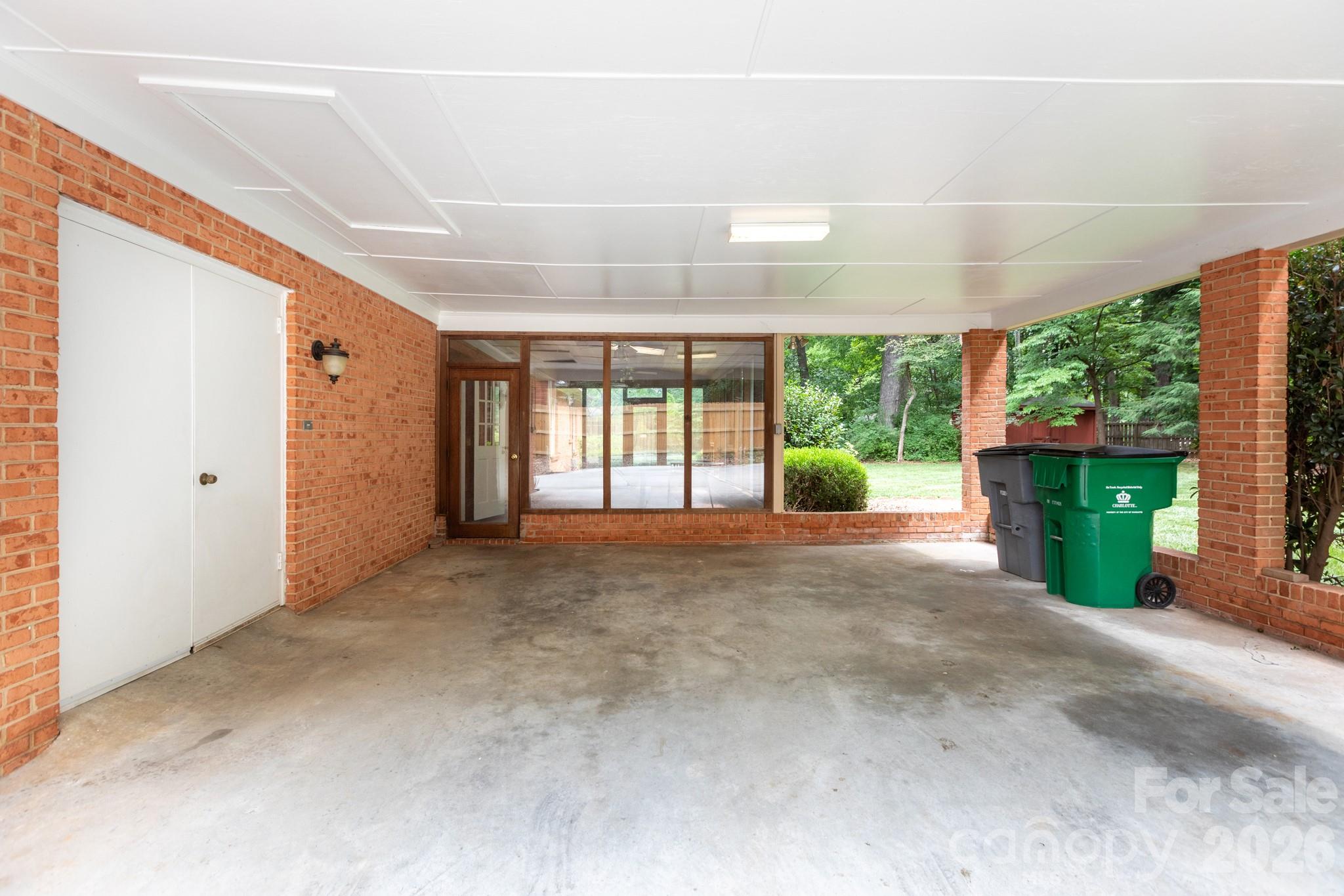 5511 Robinhood Road — Charlotte