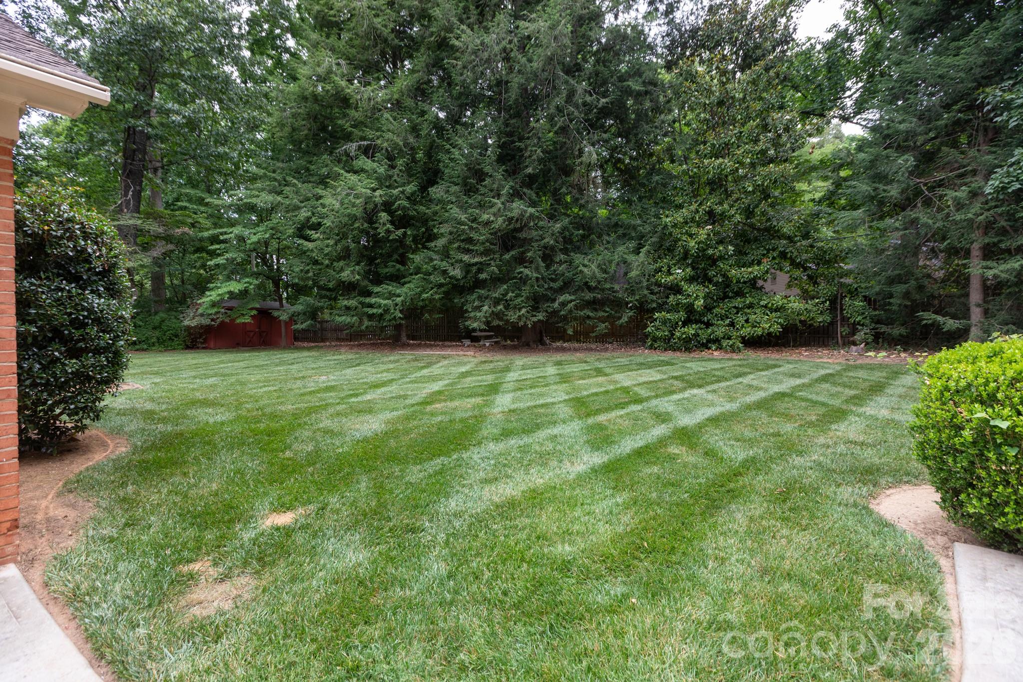 5511 Robinhood Road — Charlotte