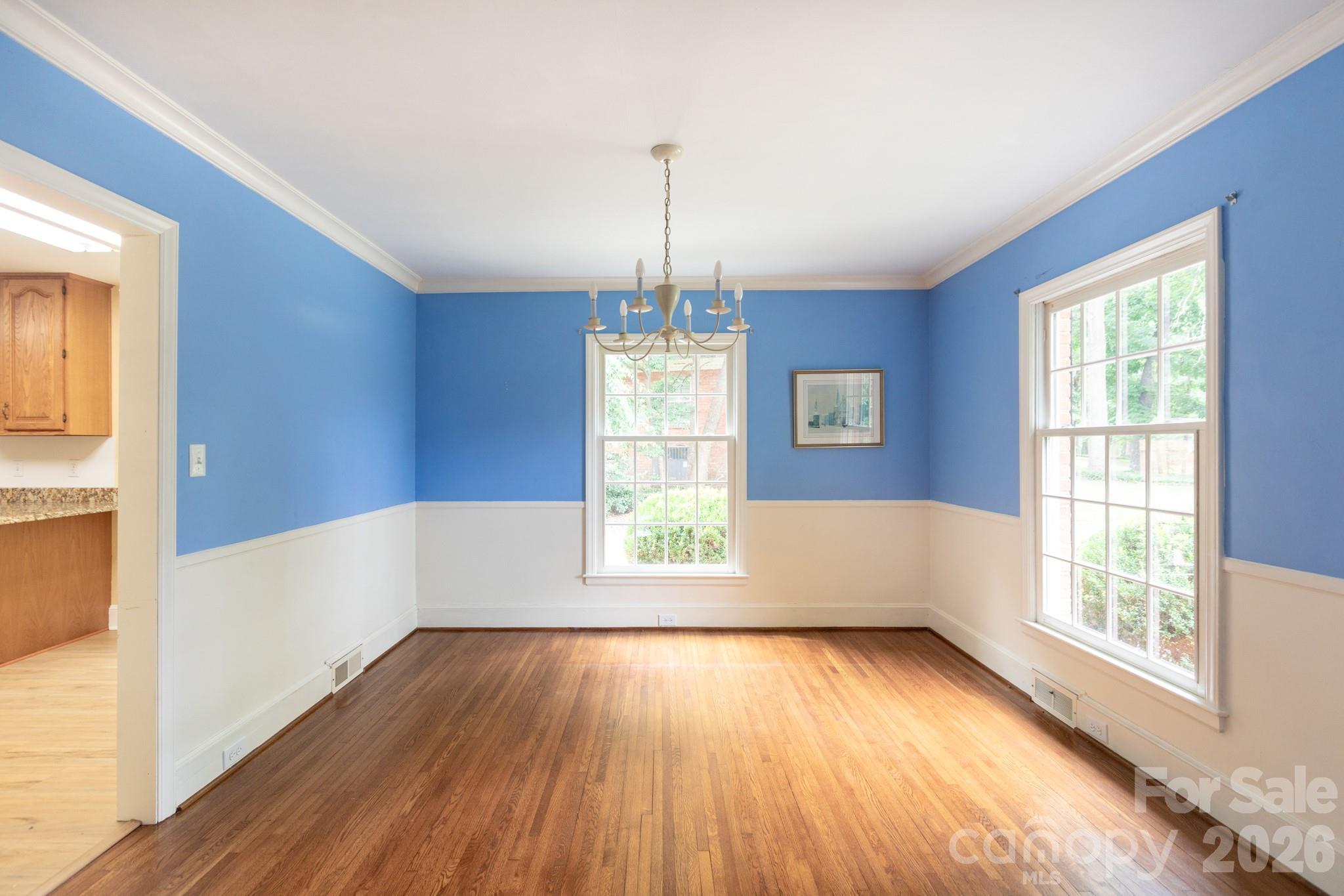5511 Robinhood Road — Charlotte