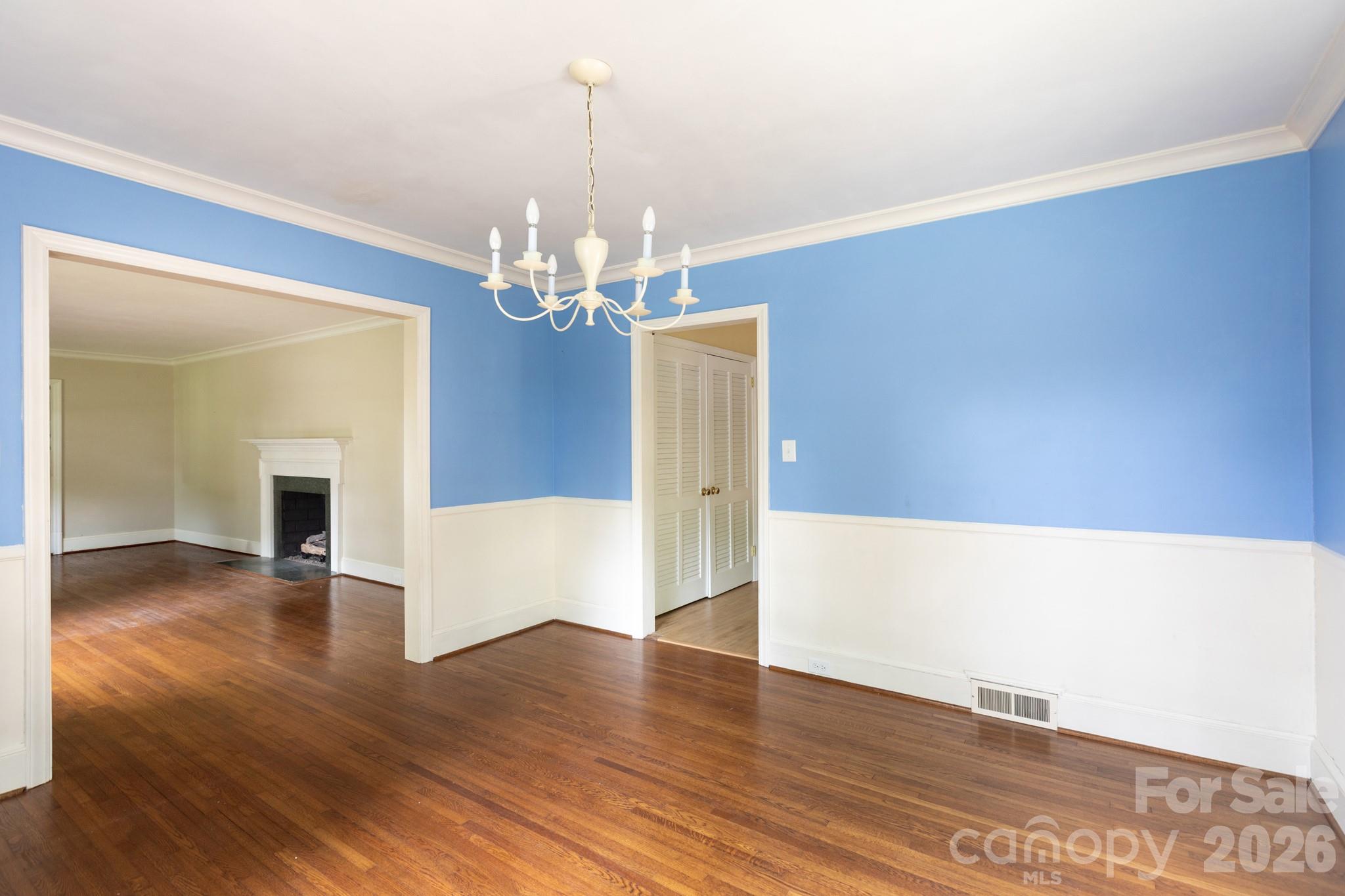 5511 Robinhood Road — Charlotte