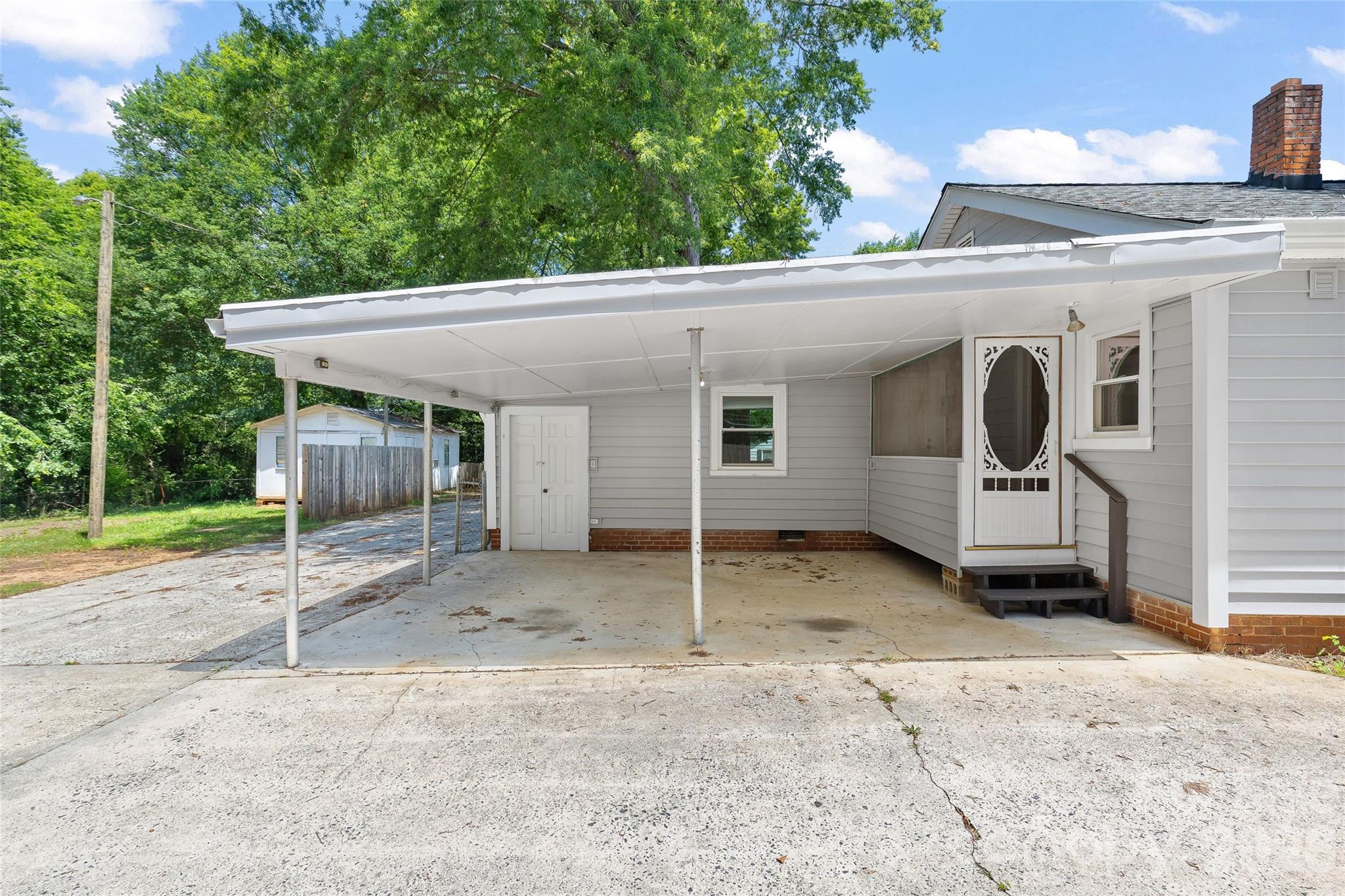 803 N Weldon Street — Gastonia