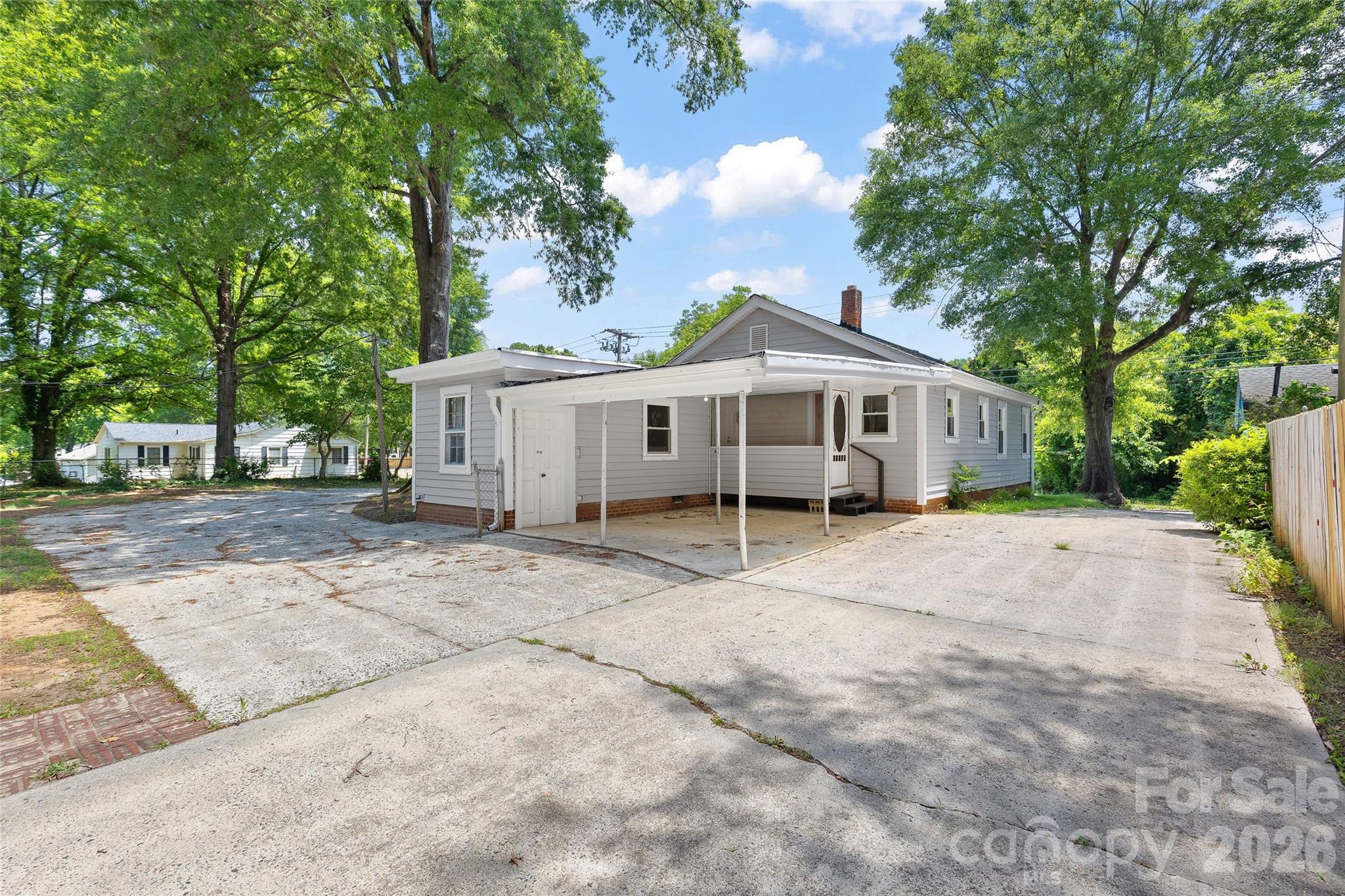 803 N Weldon Street — Gastonia
