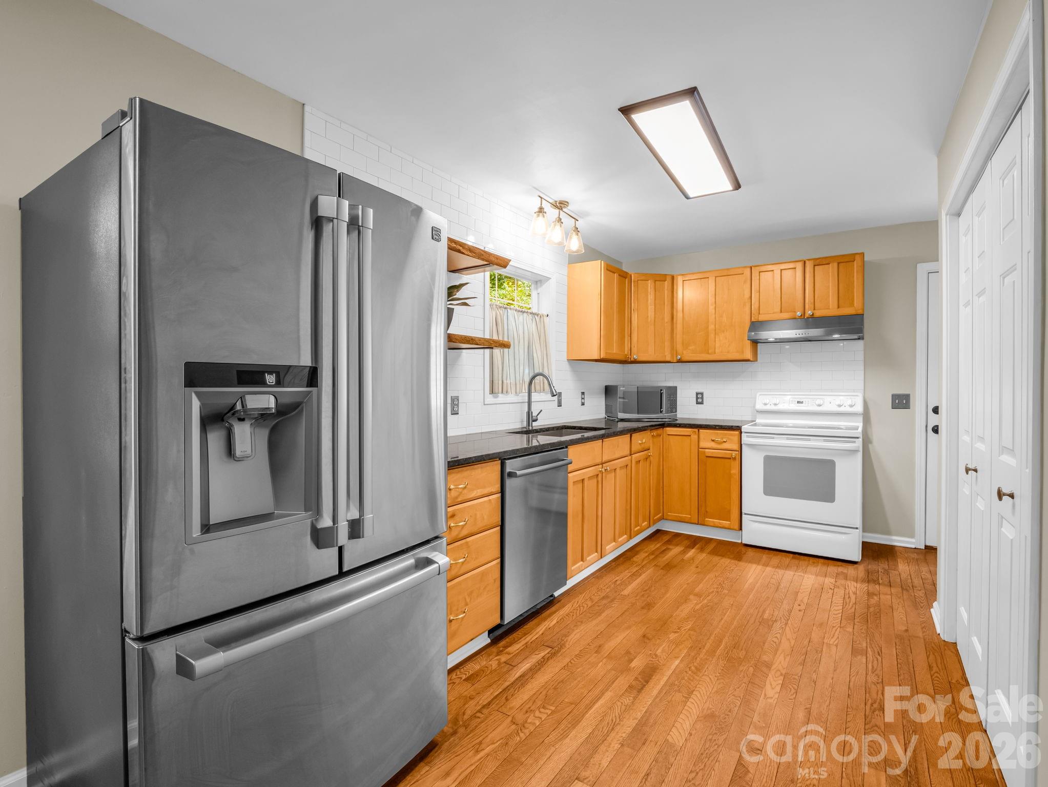 30 Lake Forest Lane — Hendersonville