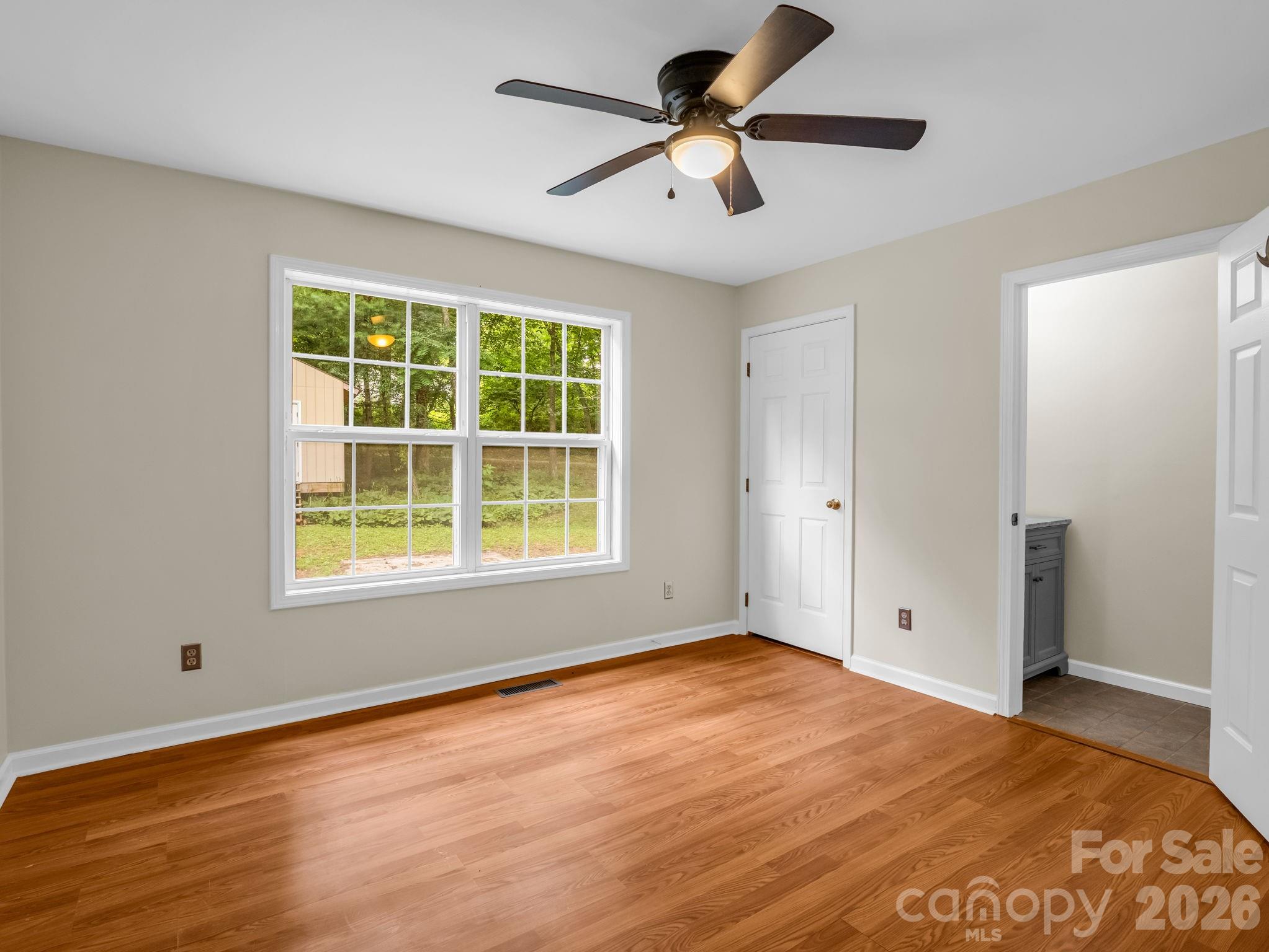 30 Lake Forest Lane — Hendersonville