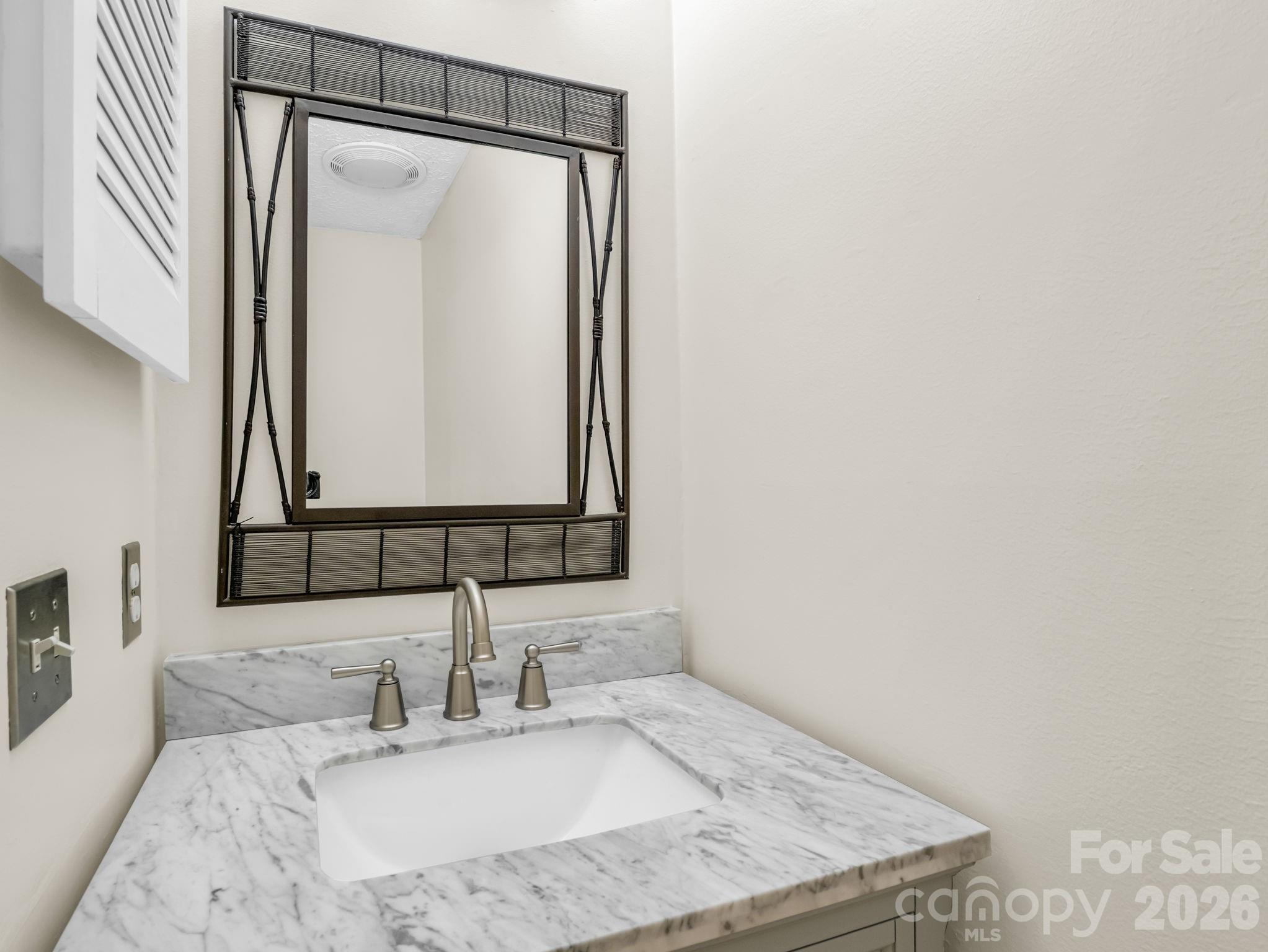 30 Lake Forest Lane — Hendersonville
