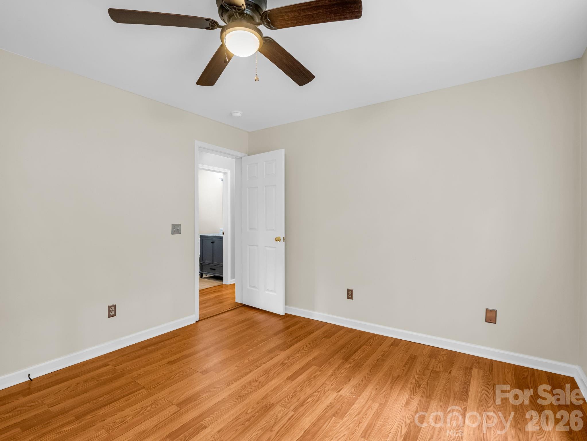 30 Lake Forest Lane — Hendersonville