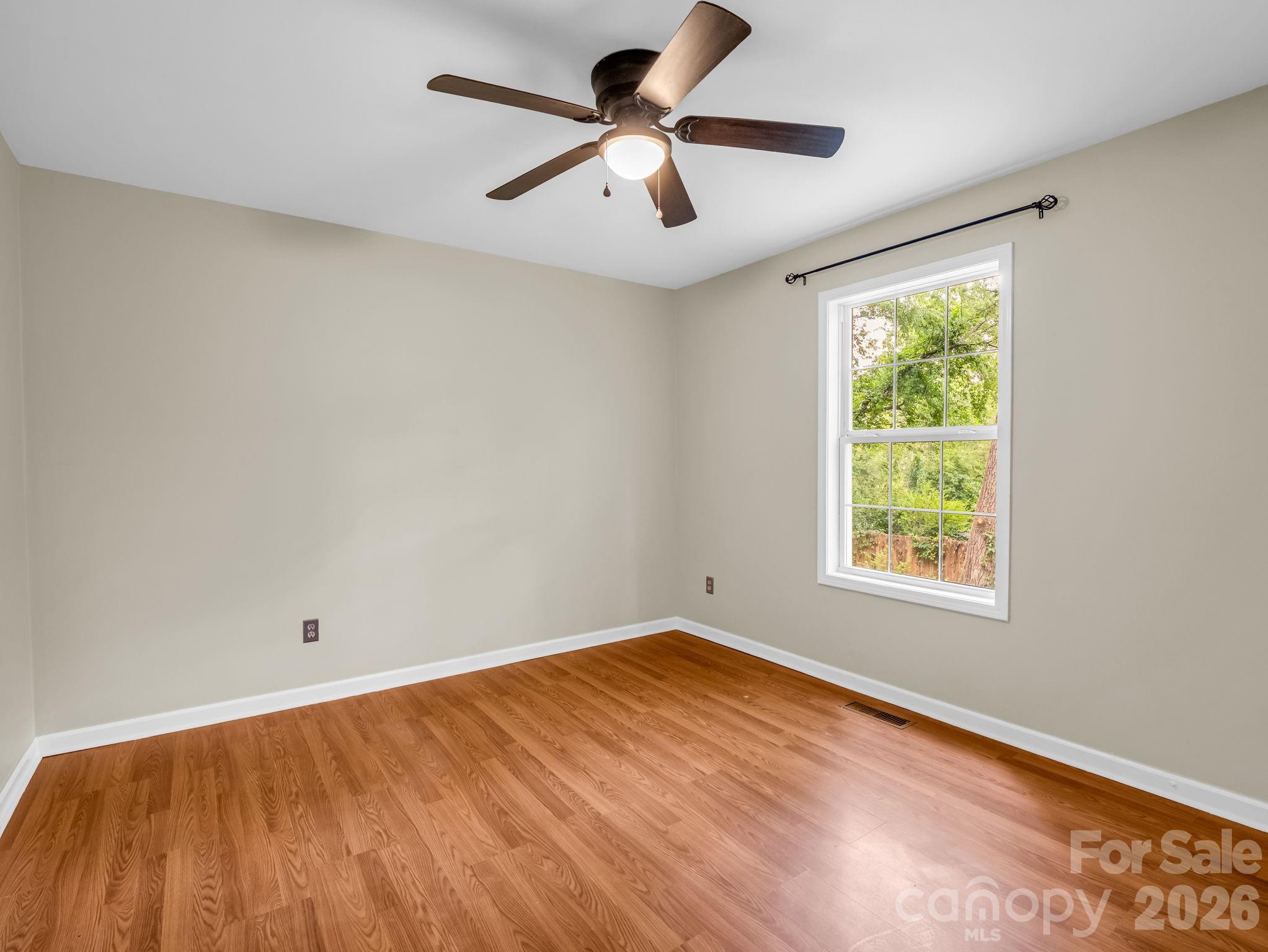 30 Lake Forest Lane — Hendersonville