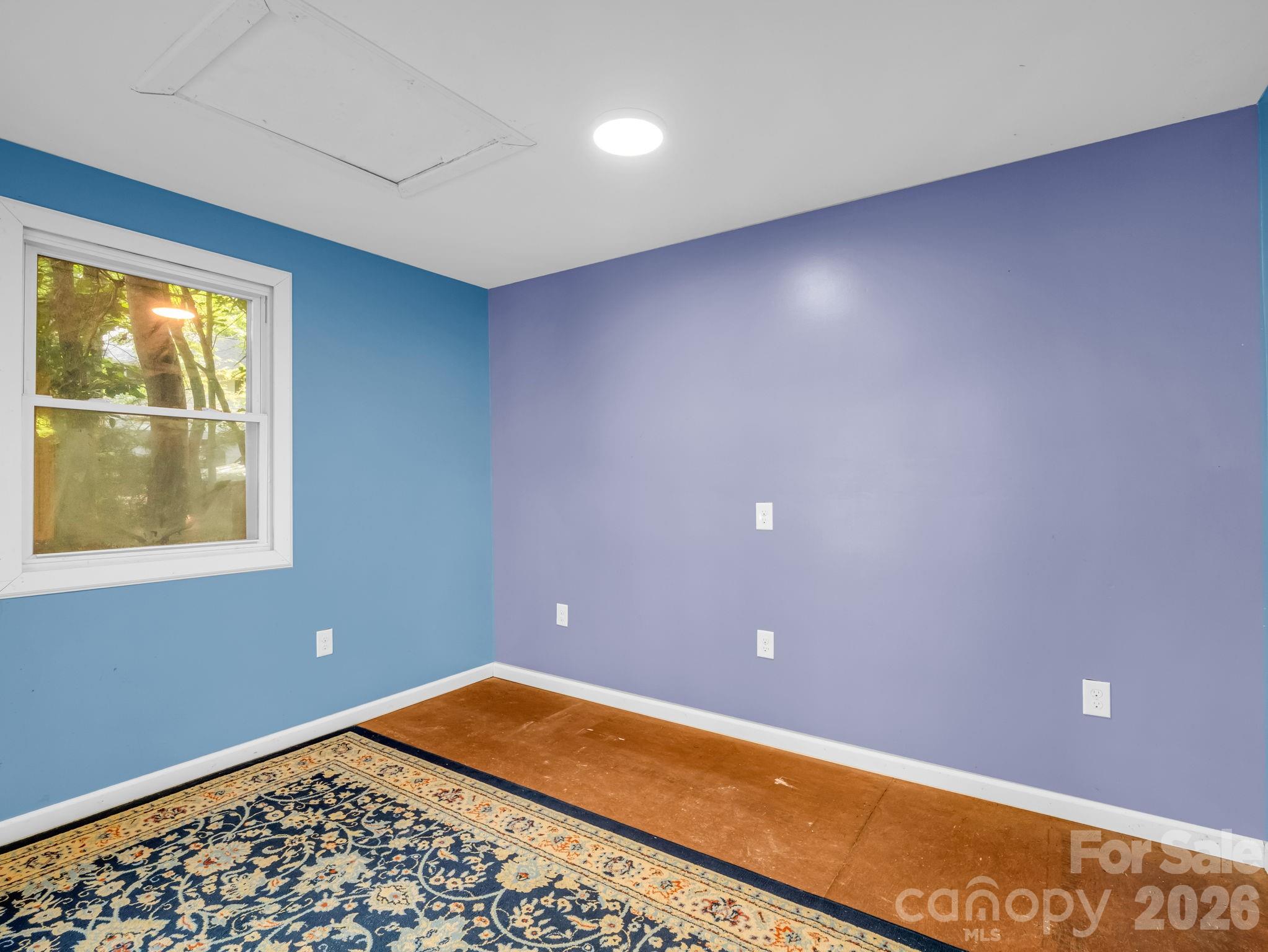 30 Lake Forest Lane — Hendersonville