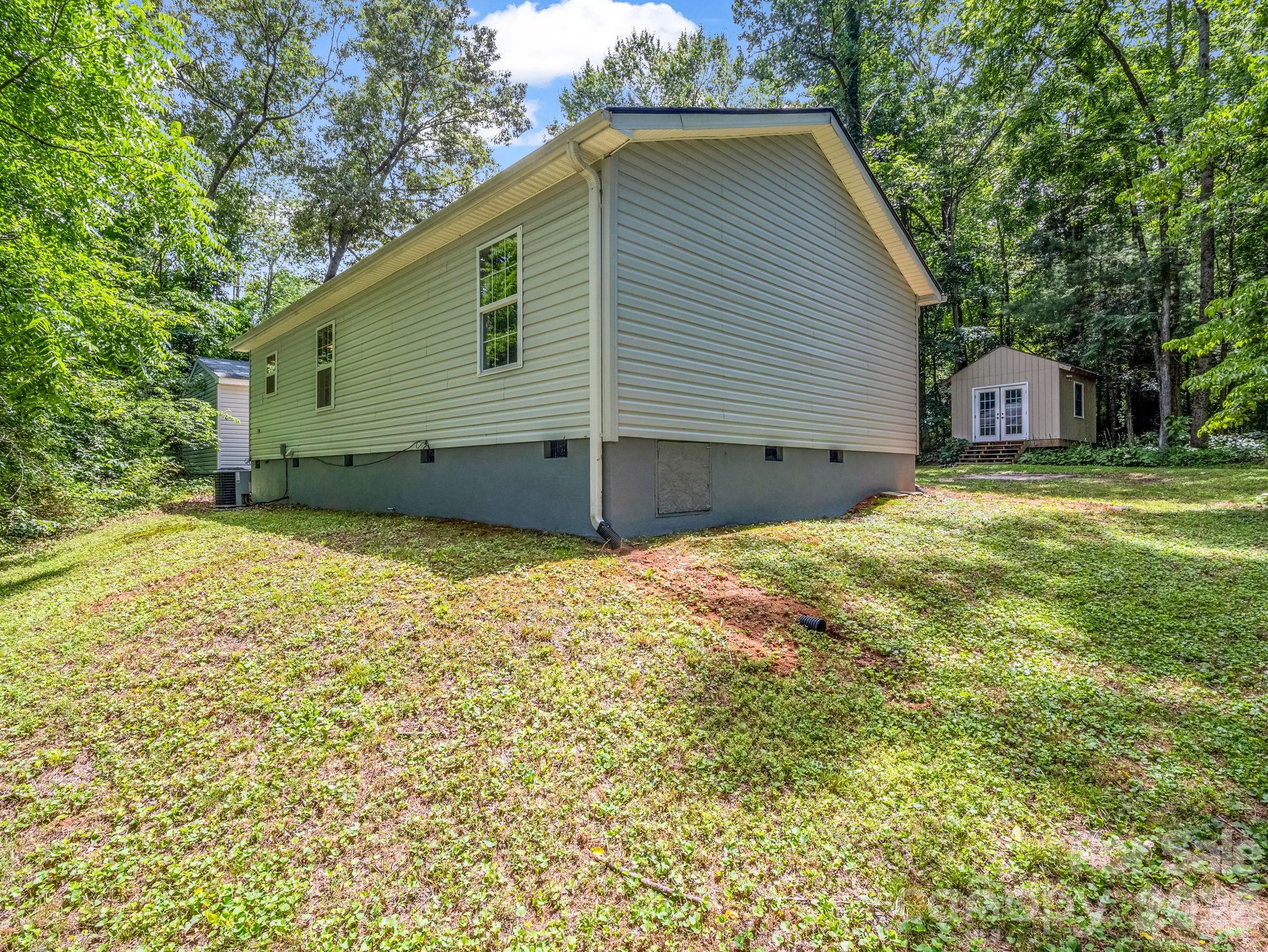 30 Lake Forest Lane — Hendersonville