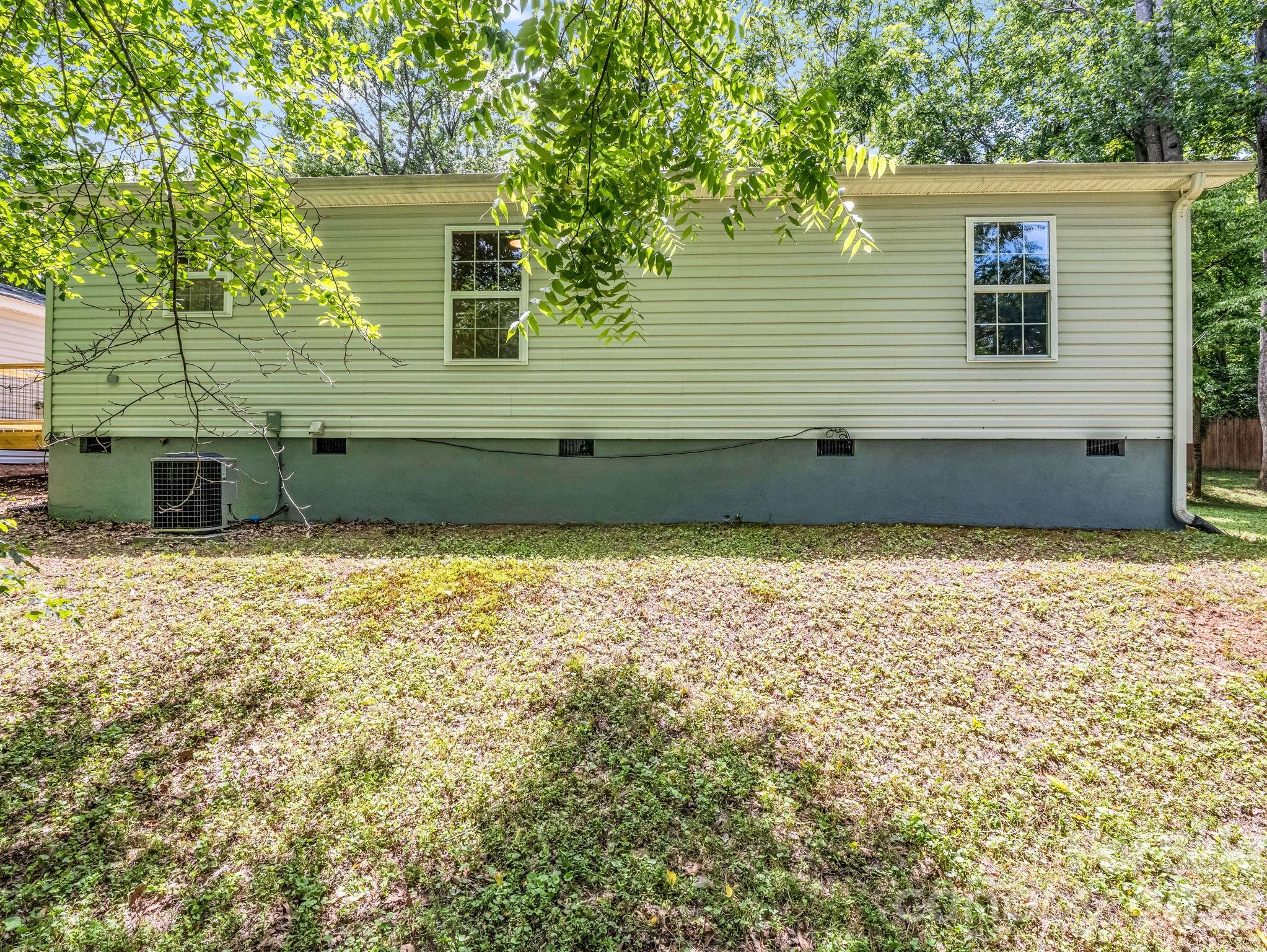 30 Lake Forest Lane — Hendersonville