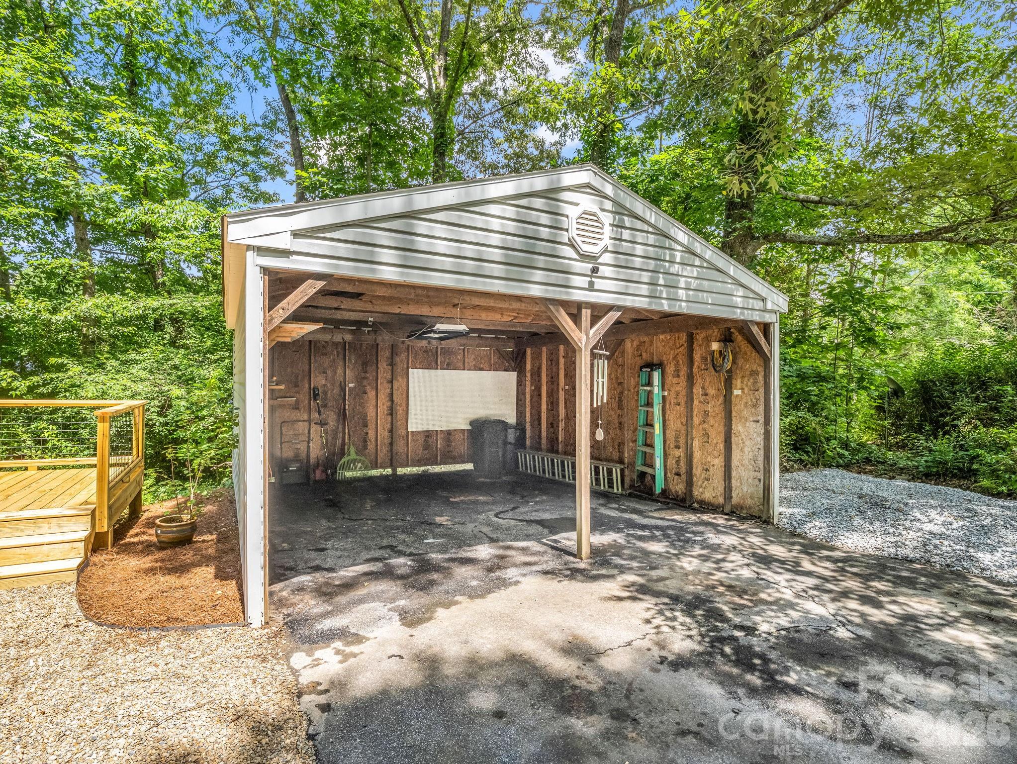 30 Lake Forest Lane — Hendersonville